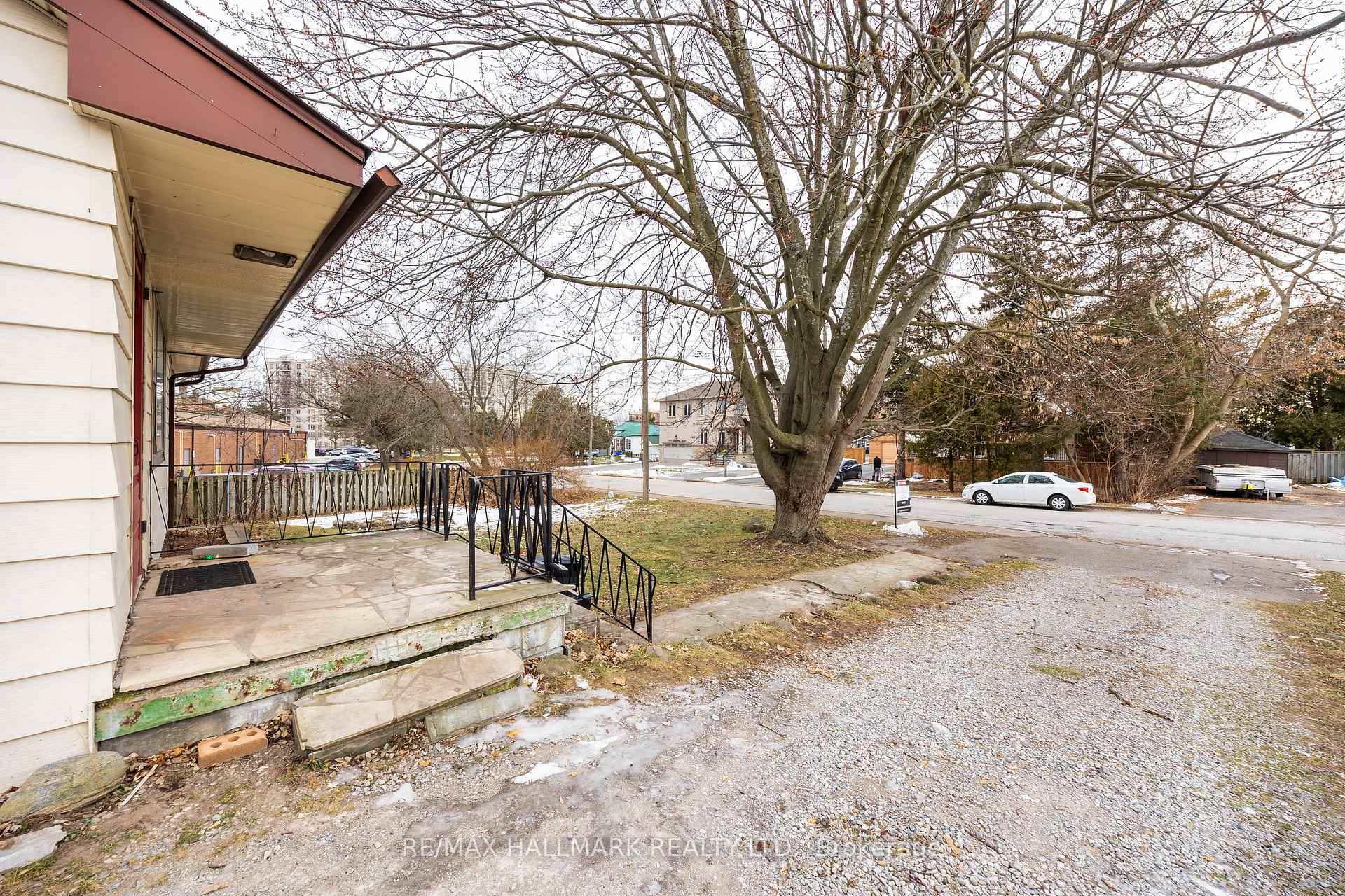 1911 Glenview Road, Pickering — photo 4 of 5