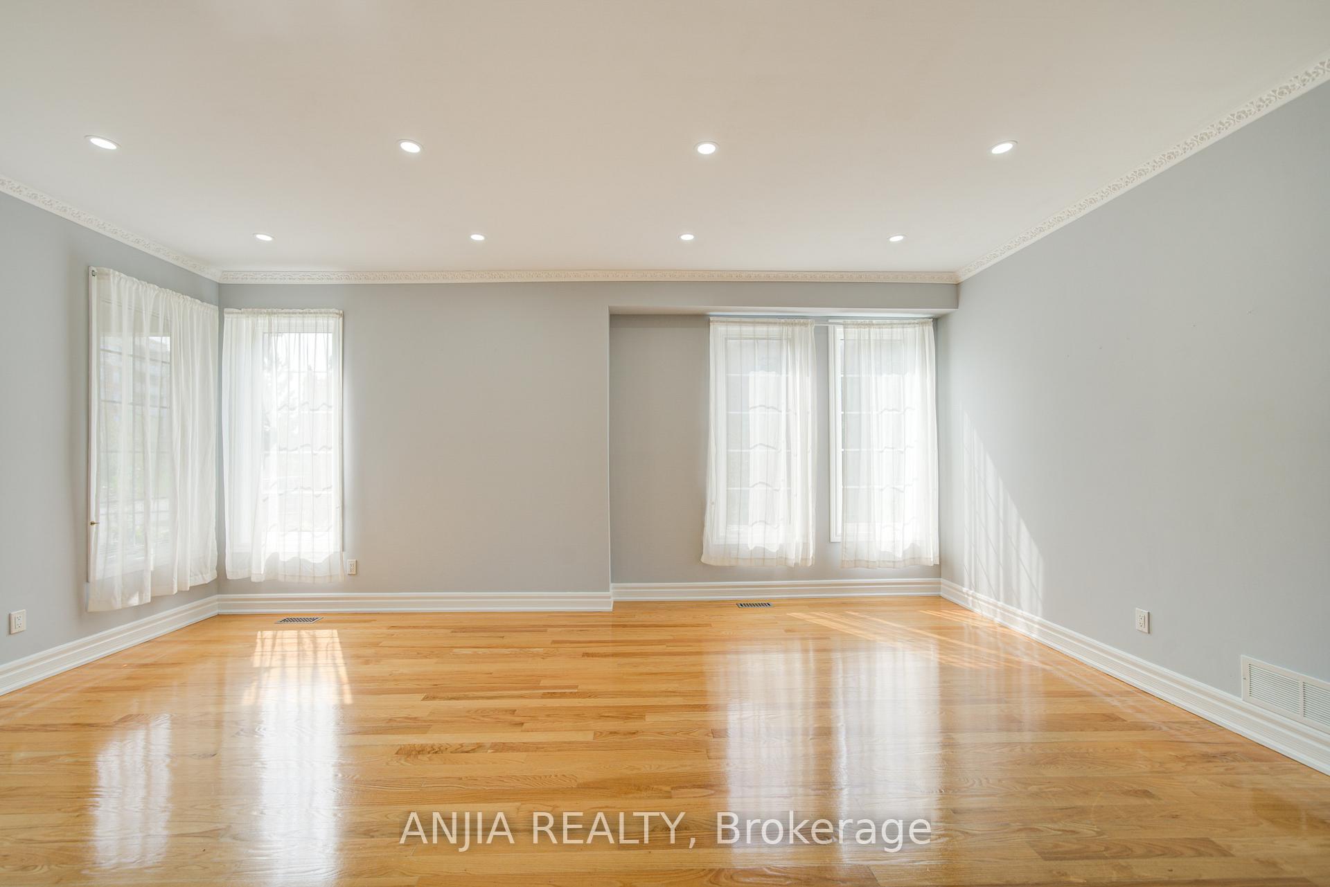 10 Thistledown Crescent, Whitby — photo 5 of 5