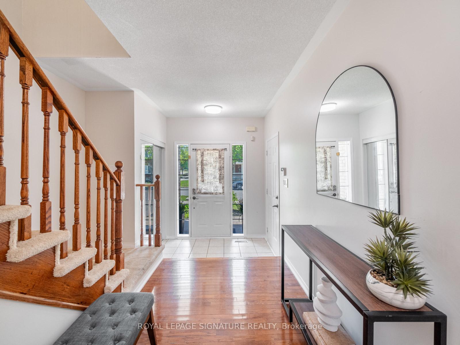 7 Decatur Place, Whitby — photo 2 of 5