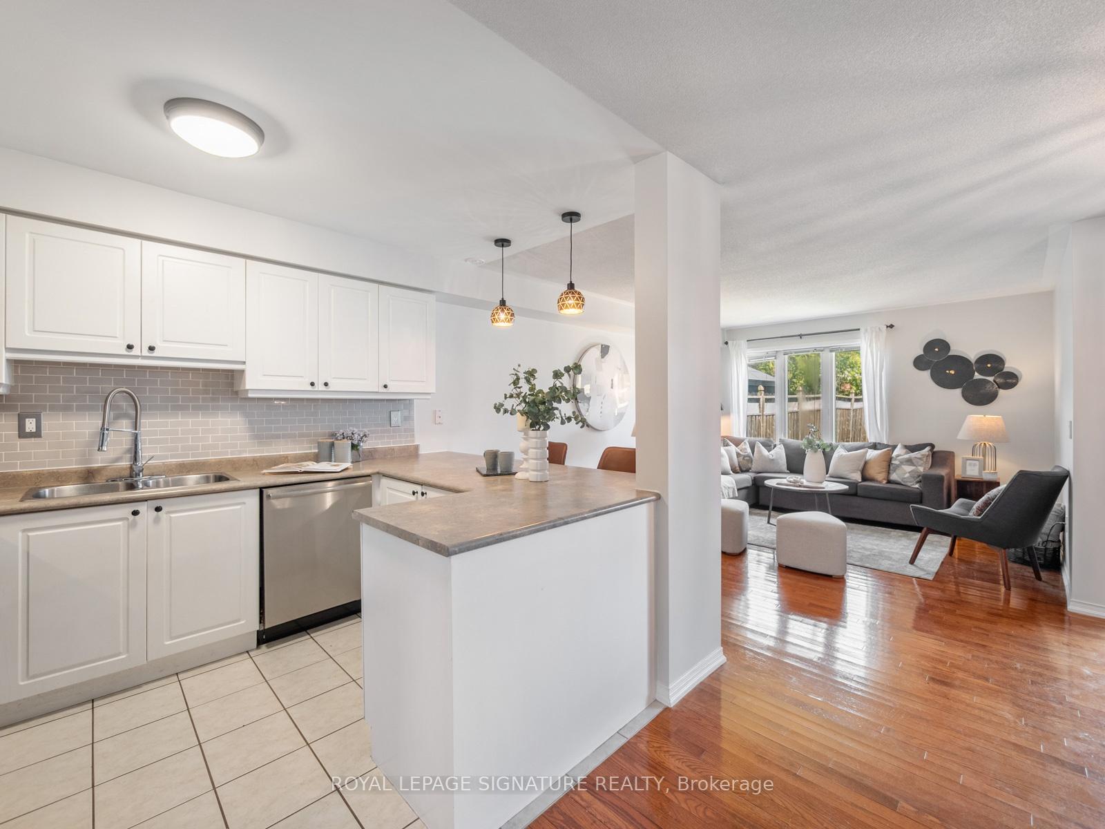 7 Decatur Place, Whitby — photo 3 of 5