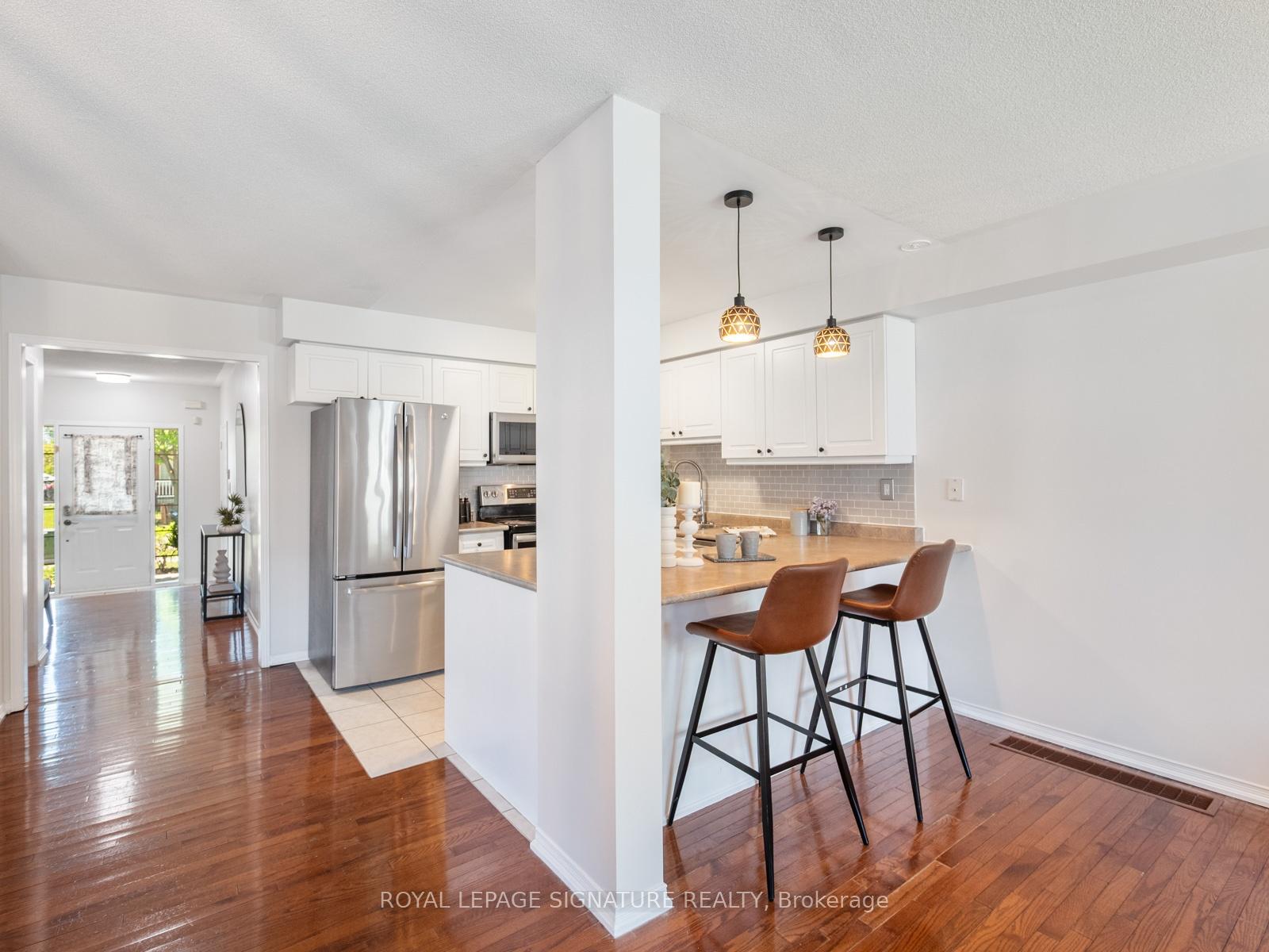 7 Decatur Place, Whitby — photo 4 of 5