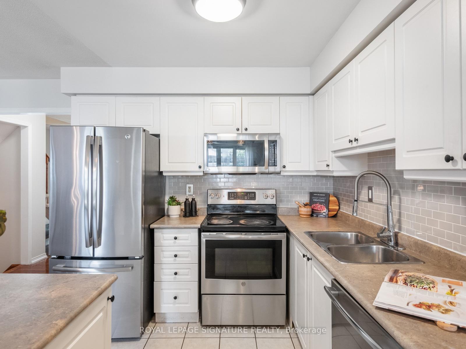 7 Decatur Place, Whitby — photo 5 of 5