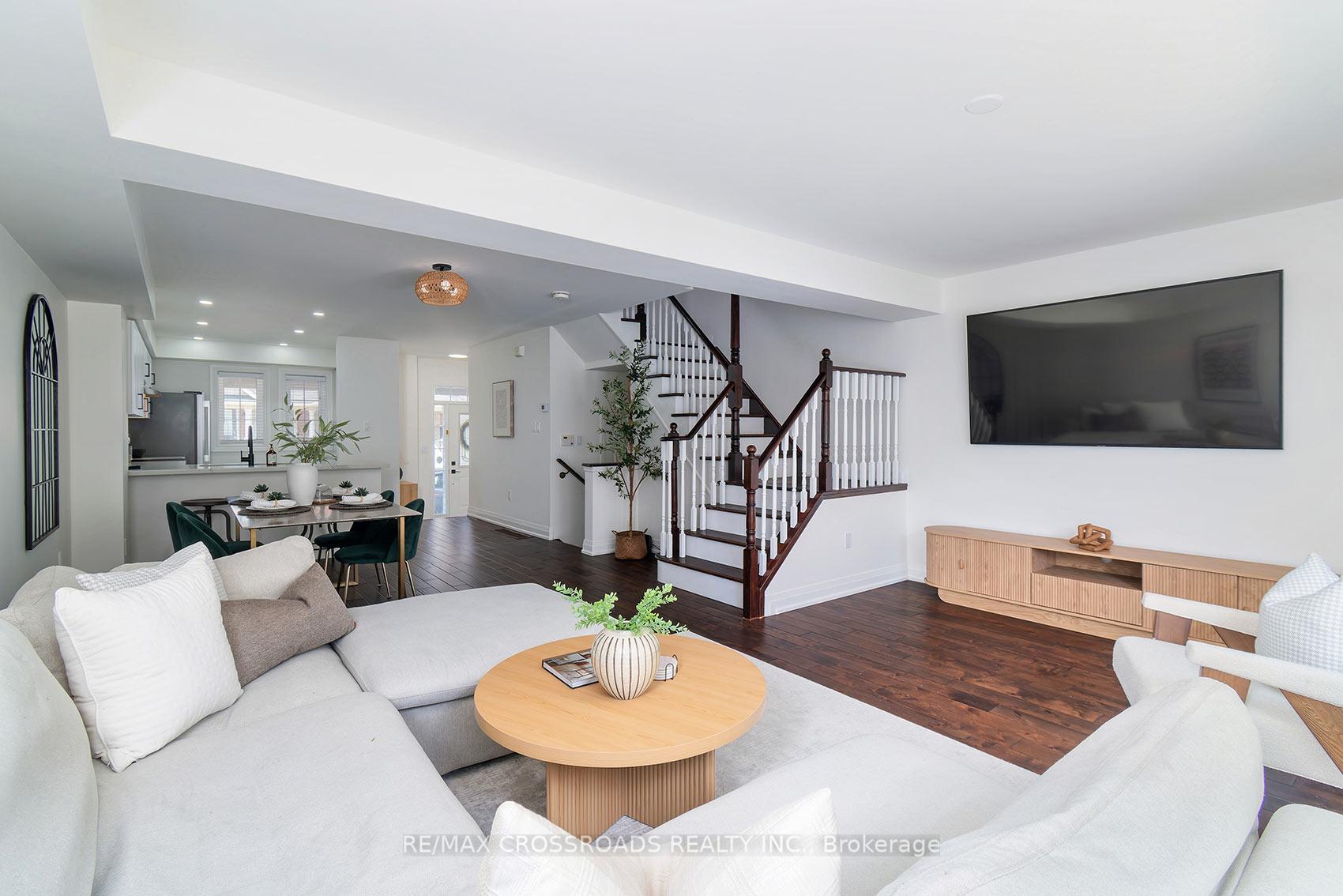 35 Torr Lane, Ajax — photo 3 of 5