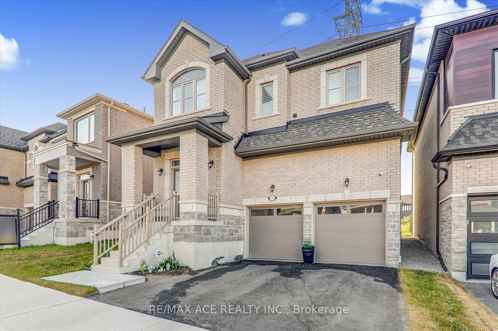1152 Skyridge Boulevard, Pickering — photo 2 of 5