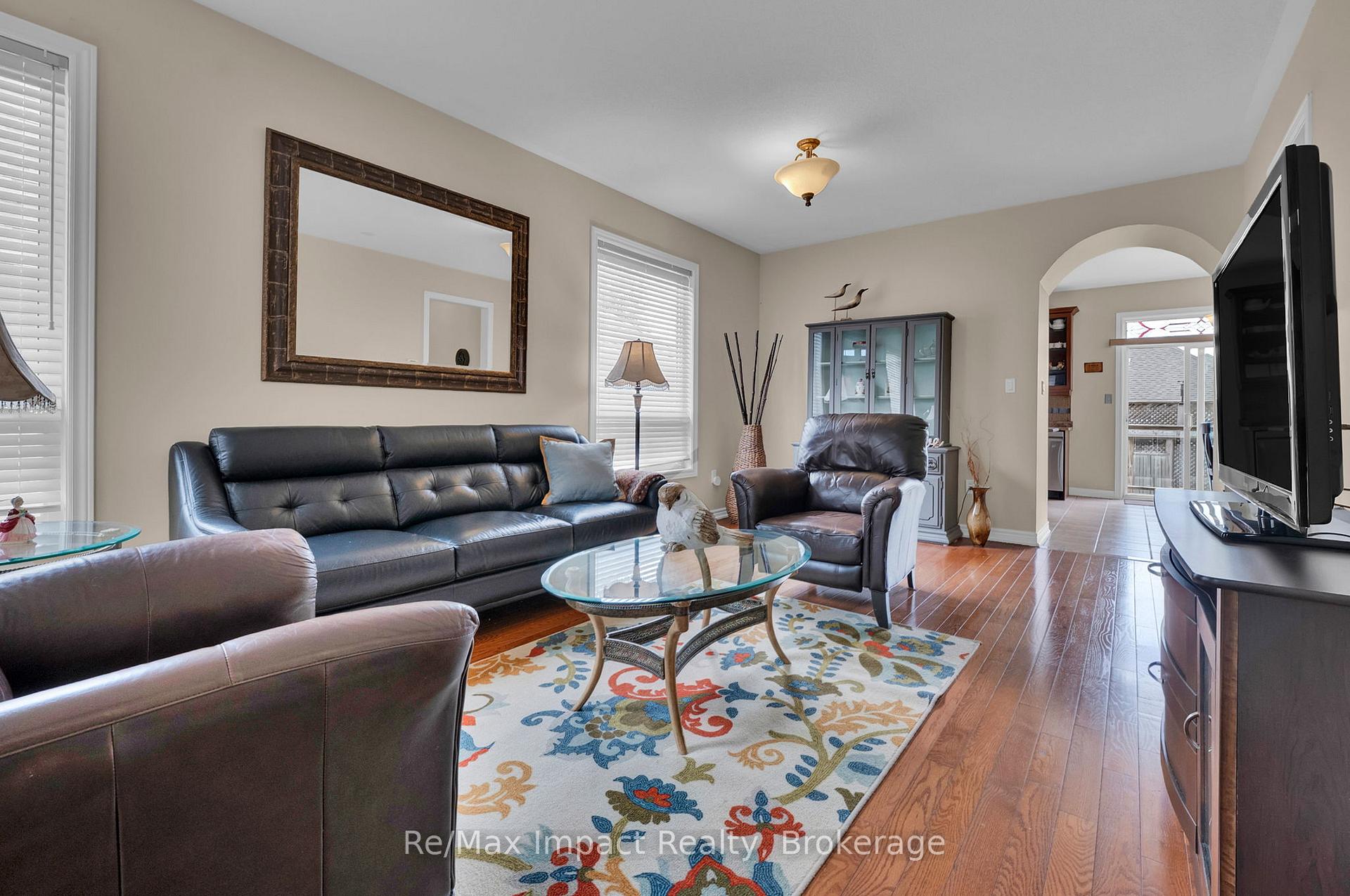 14A Hunt Street, Clarington — photo 2 of 5
