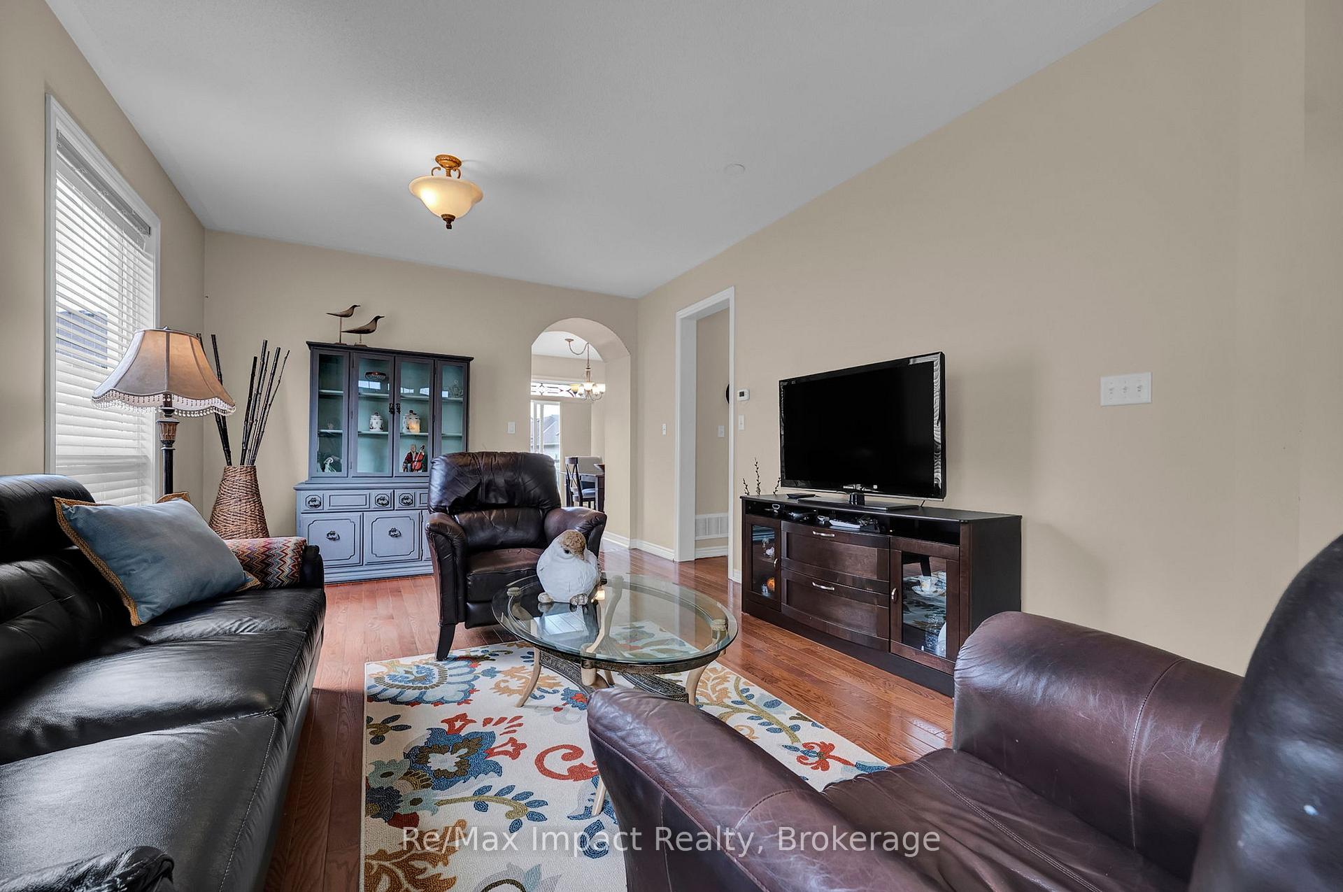 14A Hunt Street, Clarington — photo 4 of 5