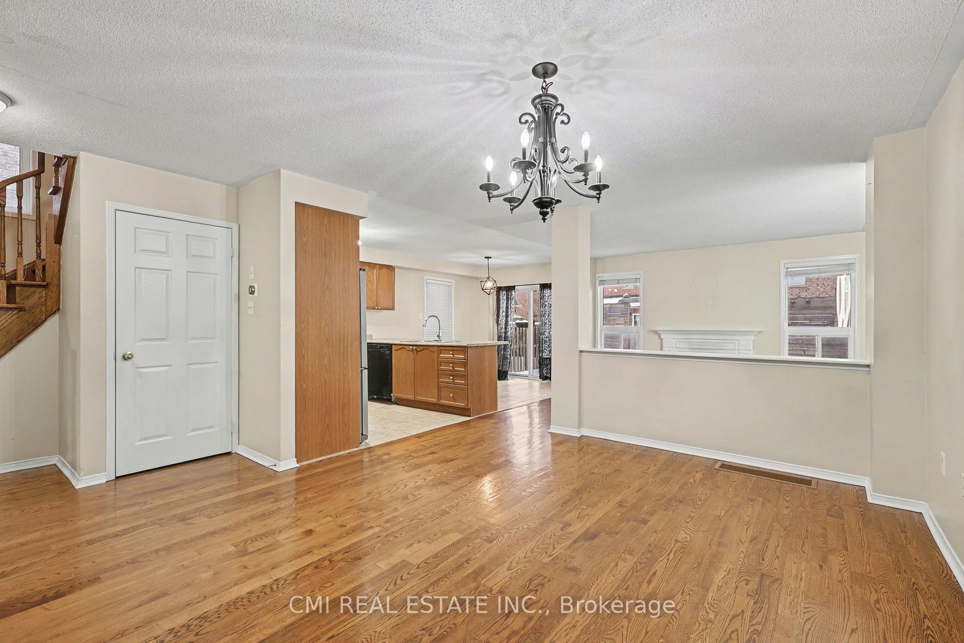 57 Oceanpearl Crescent, Whitby — photo 4 of 5