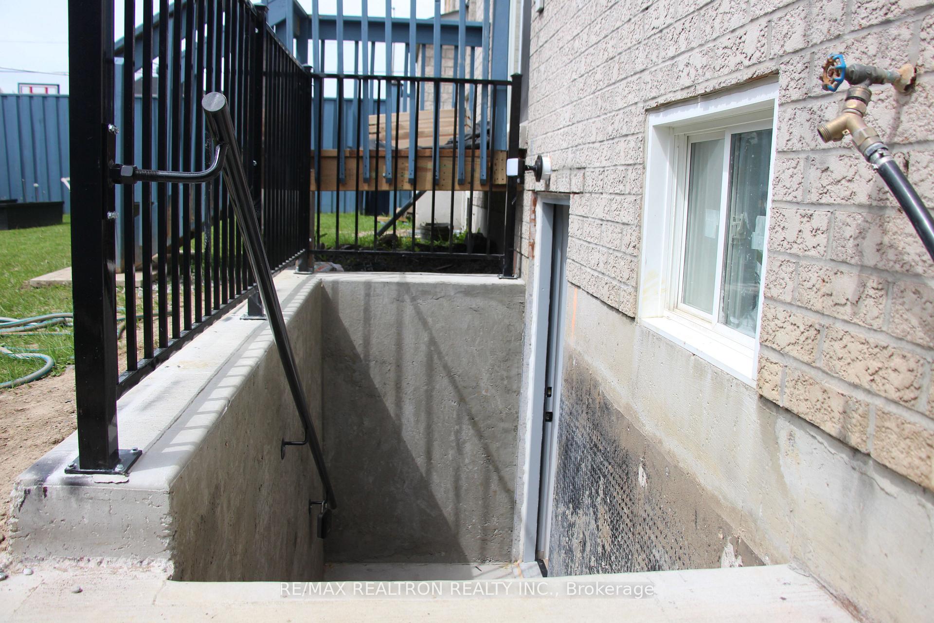 60 Gamble Drive Bsmnt, Ajax, ON L1Z 0G8 — Ajax, Ontario
