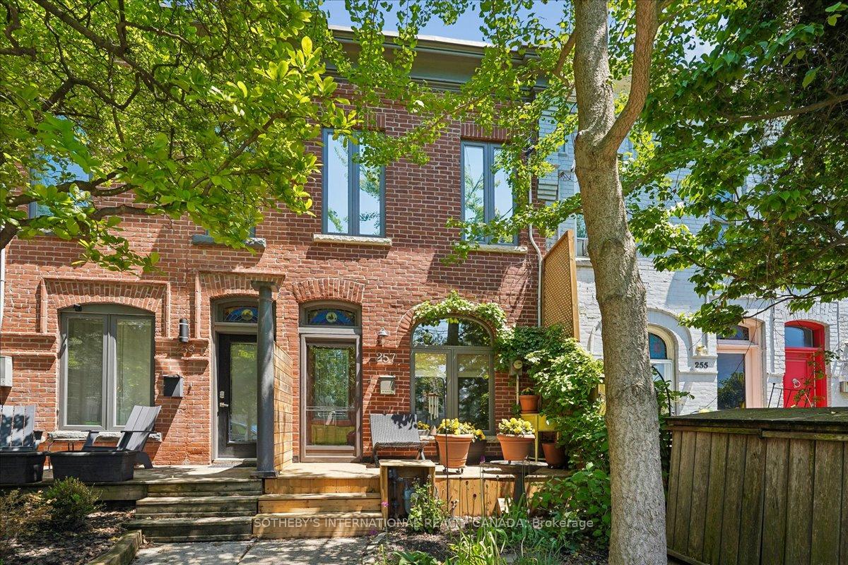 257 Booth Avenue, Toronto E01, ON M4M 2M7 — Toronto E01, Ontario