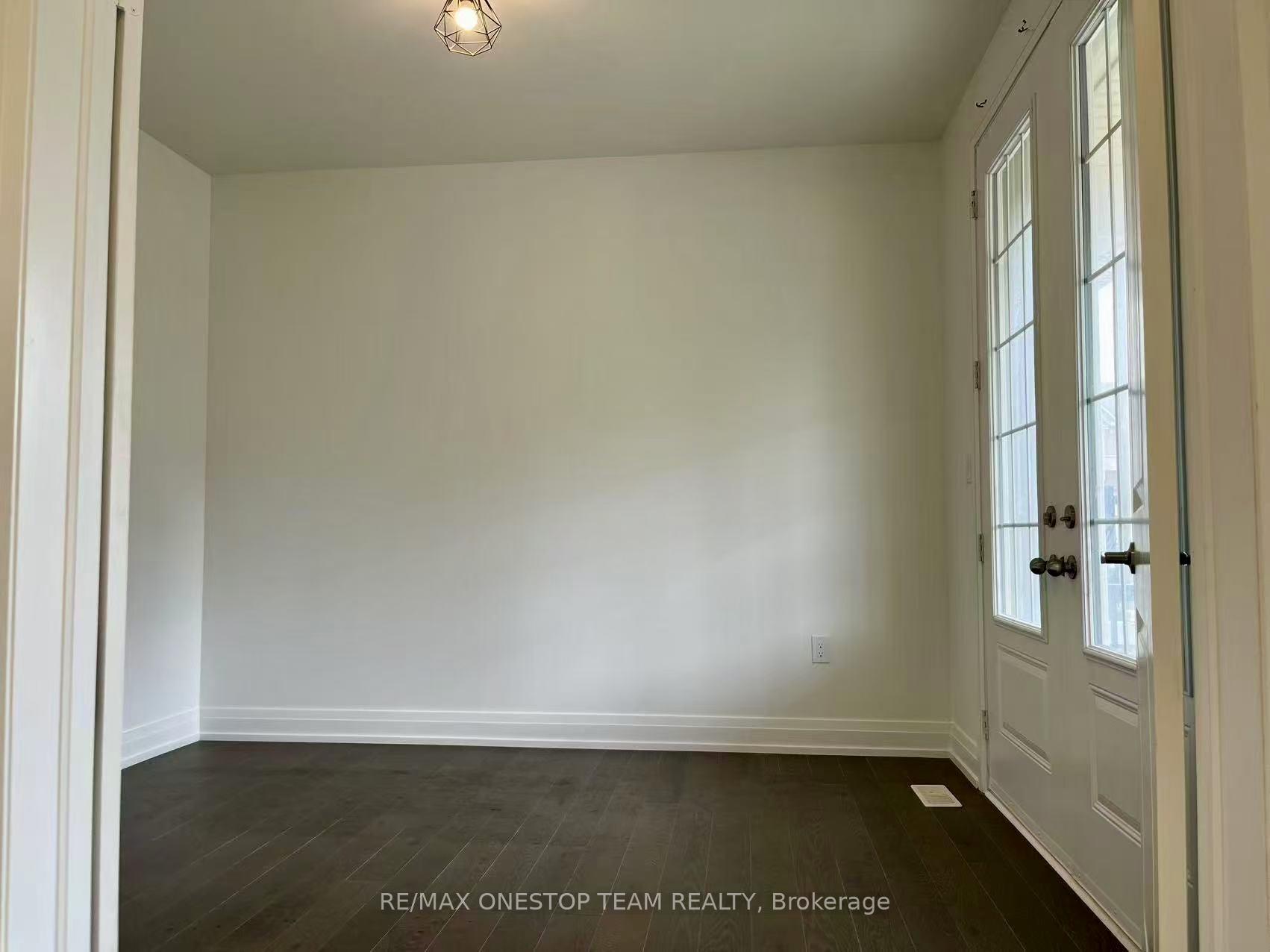 24 Pennine Drive, Whitby — photo 3 of 5