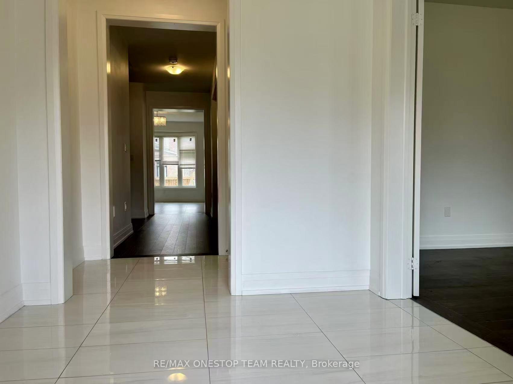 24 Pennine Drive, Whitby — photo 4 of 5