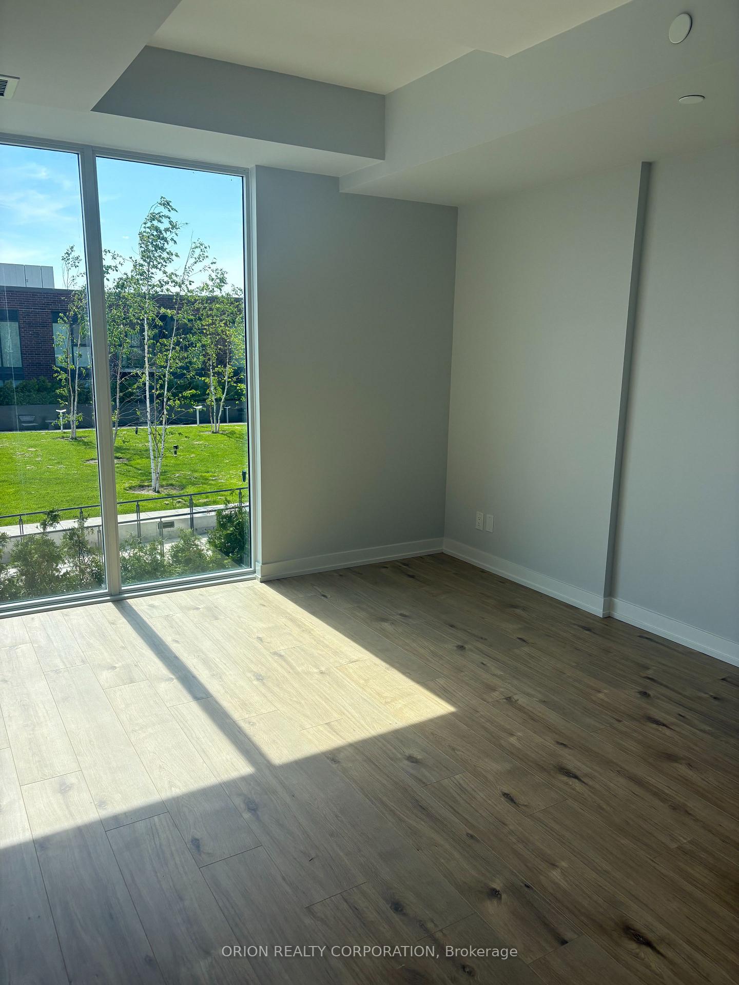 201 Brock Street S 408, Whitby — photo 4 of 5