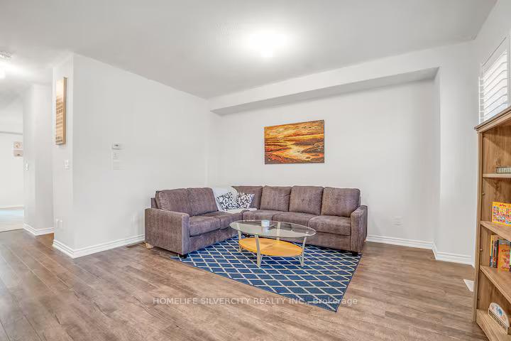 43 Honey Crisp Lane, Clarington — photo 3 of 5