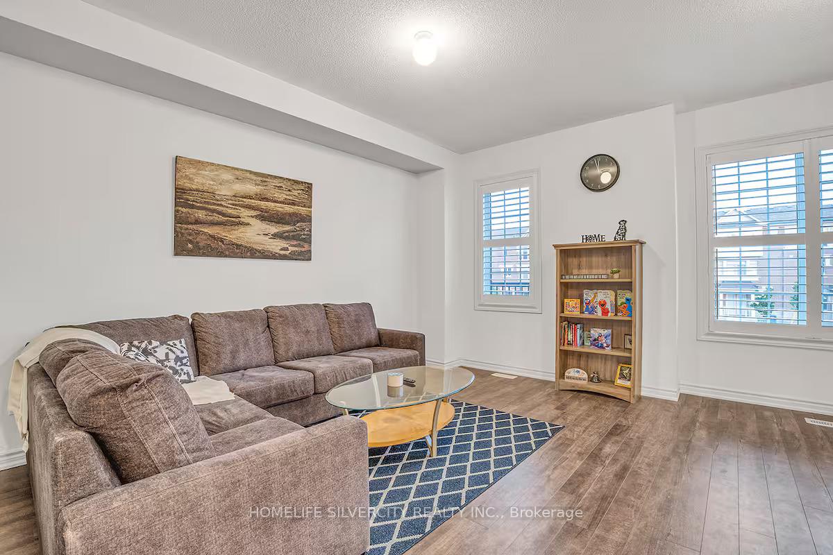 43 Honey Crisp Lane, Clarington — photo 4 of 5