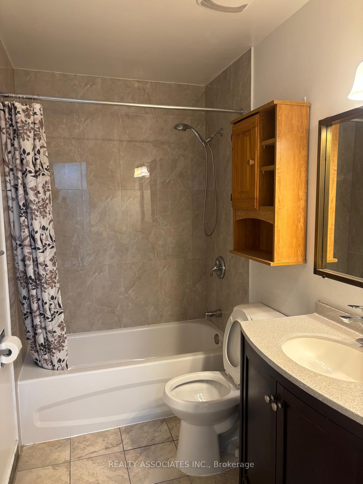 1389 Danforth Avenue B, Toronto E01 — photo 3 of 5