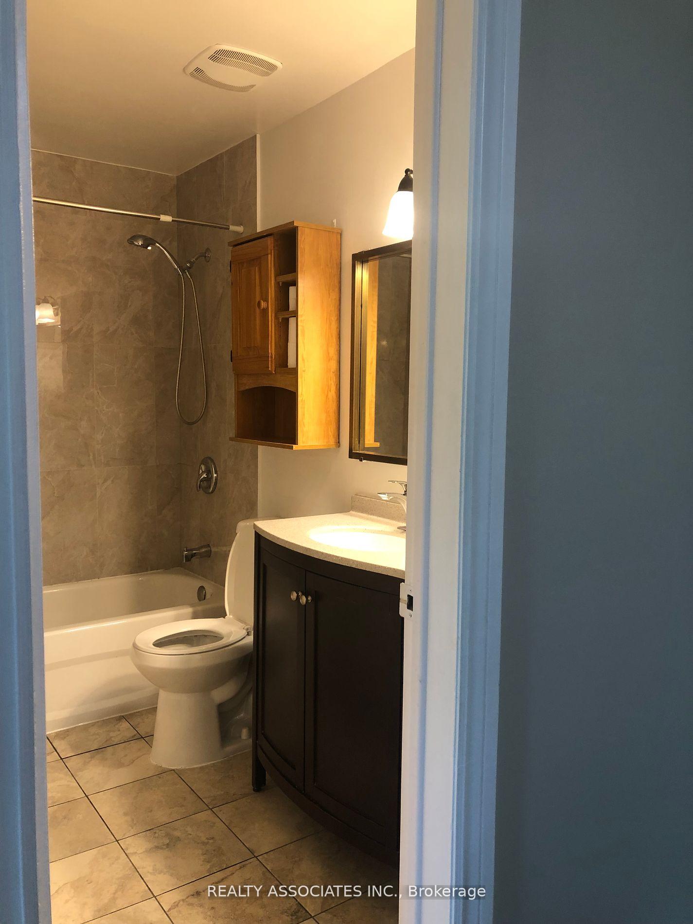 1389 Danforth Avenue B, Toronto E01 — photo 4 of 5