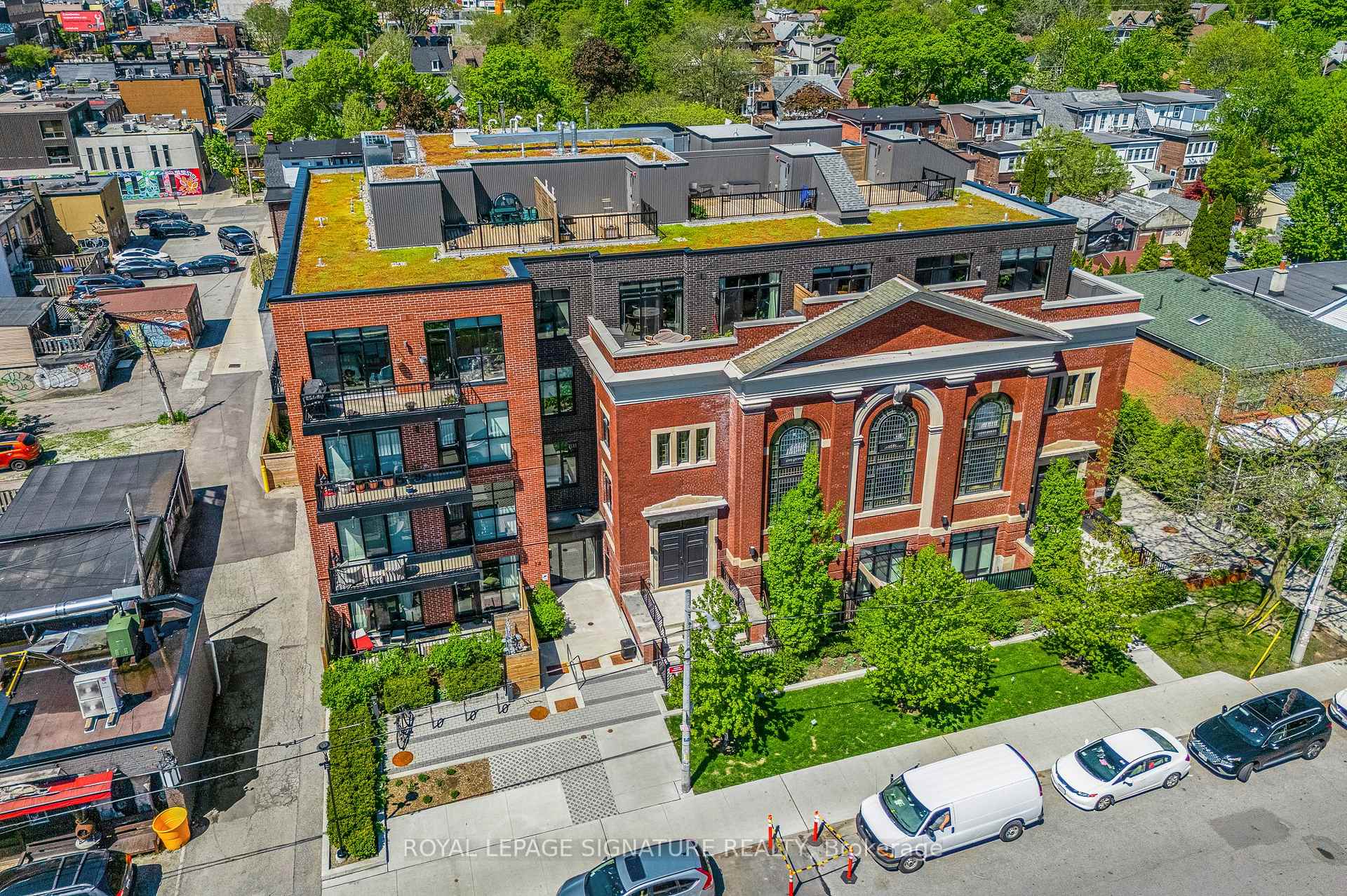 14 Dewhurst Boulevard 206, Toronto E03, ON M4J 3H9 — Toronto E03, Ontario
