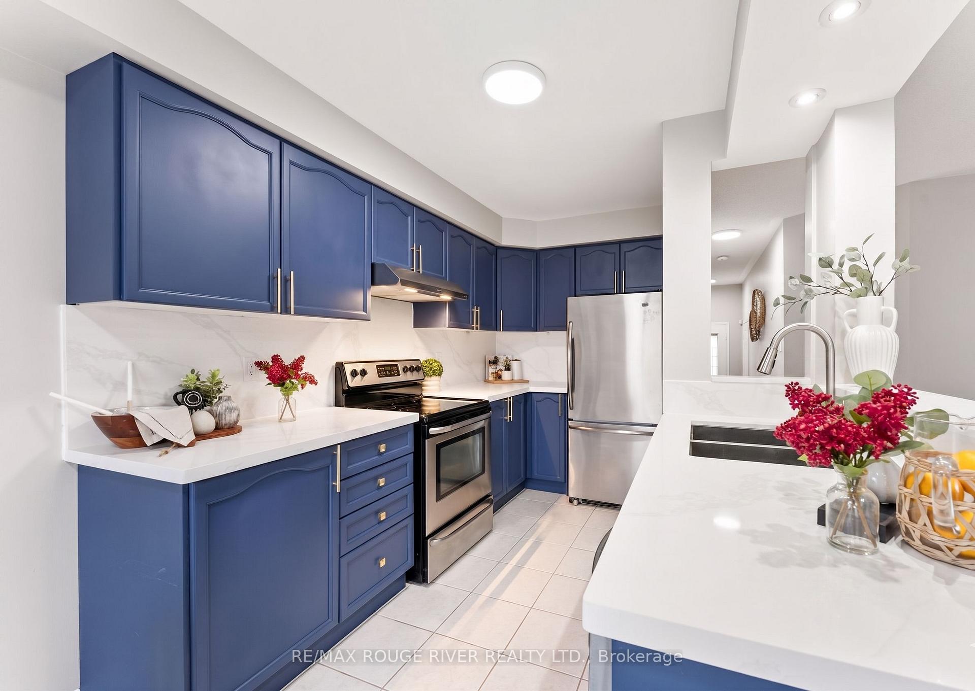 10 Plantation Court, Whitby — photo 5 of 5