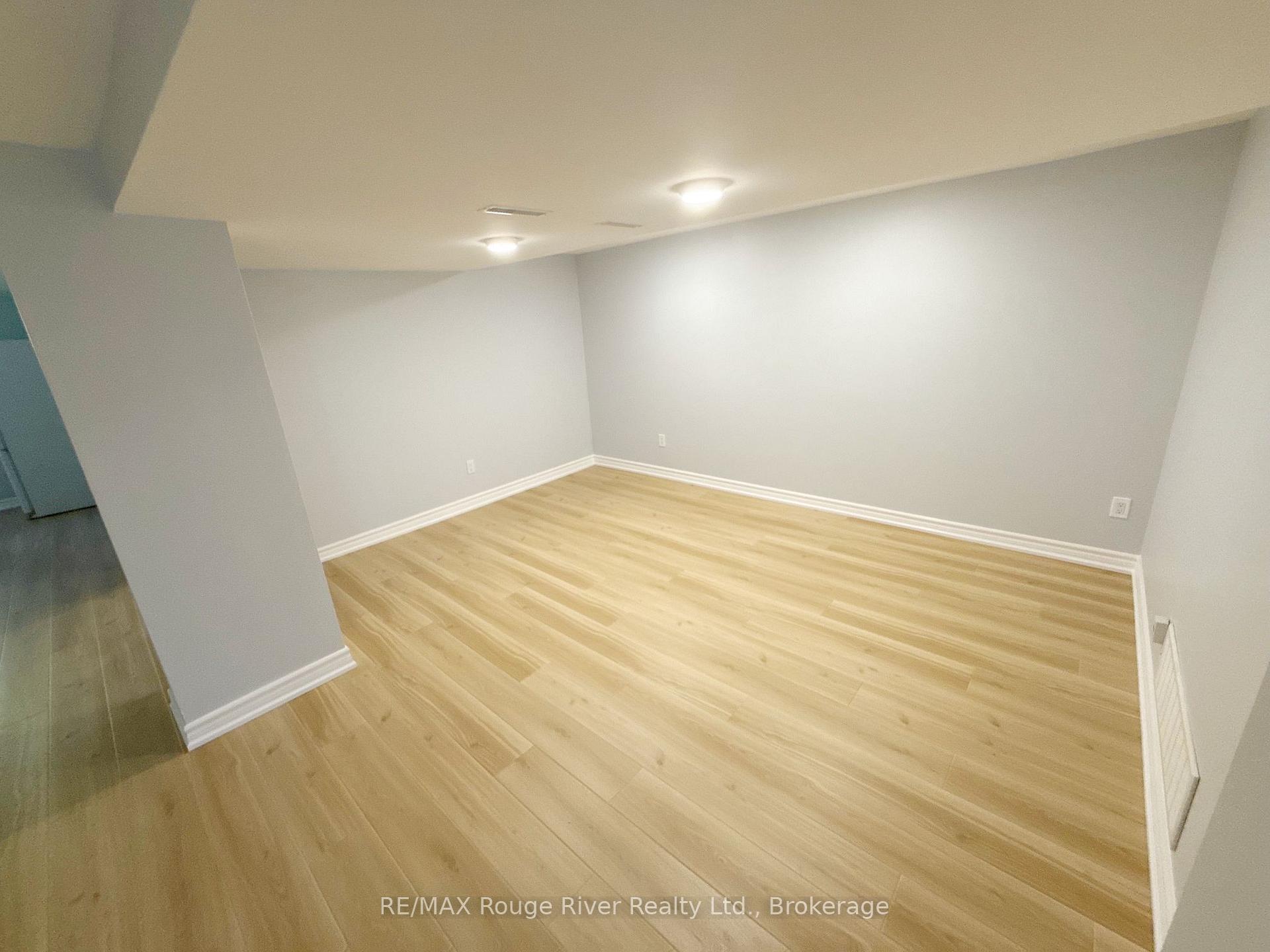 200 Trent Street E, Whitby — photo 5 of 5