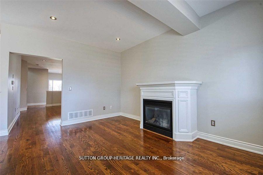 52 Wessex Drive, Whitby — photo 5 of 5