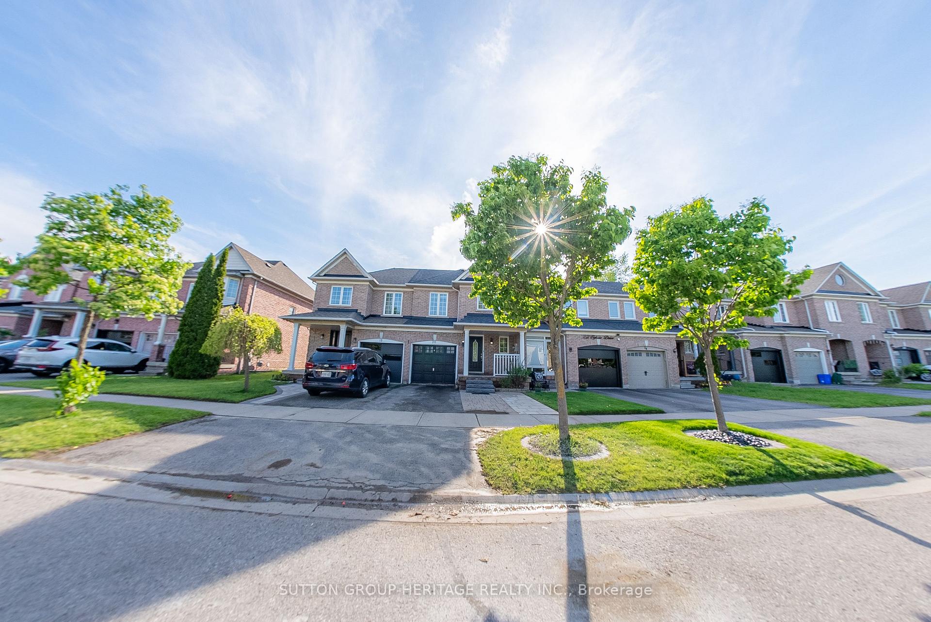 20 Oglevie Drive, Whitby — photo 2 of 5