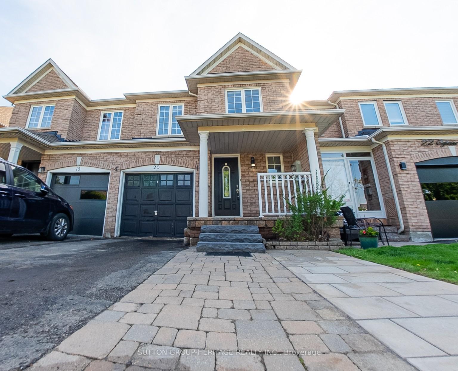 20 Oglevie Drive, Whitby — photo 3 of 5