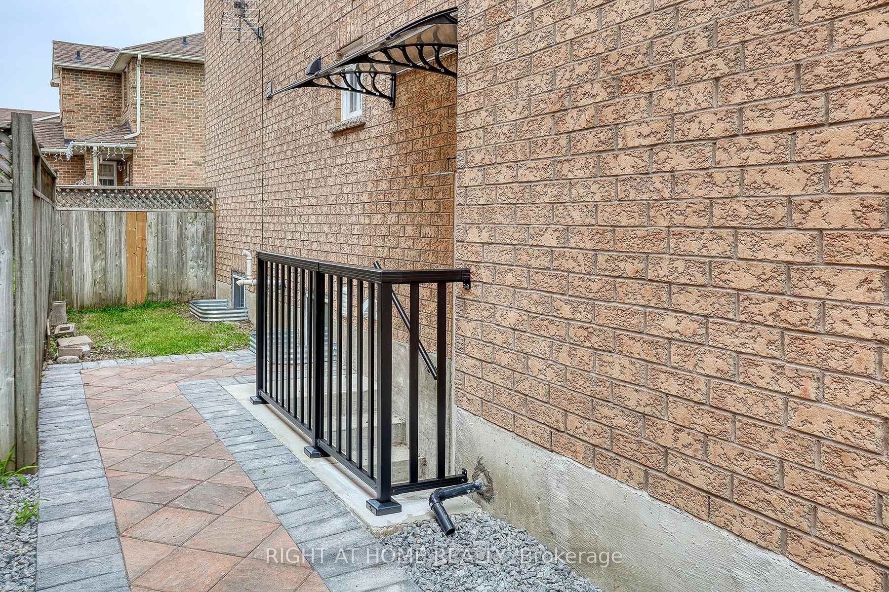 37 Brockman Crescent Basement, Ajax — photo 2 of 5