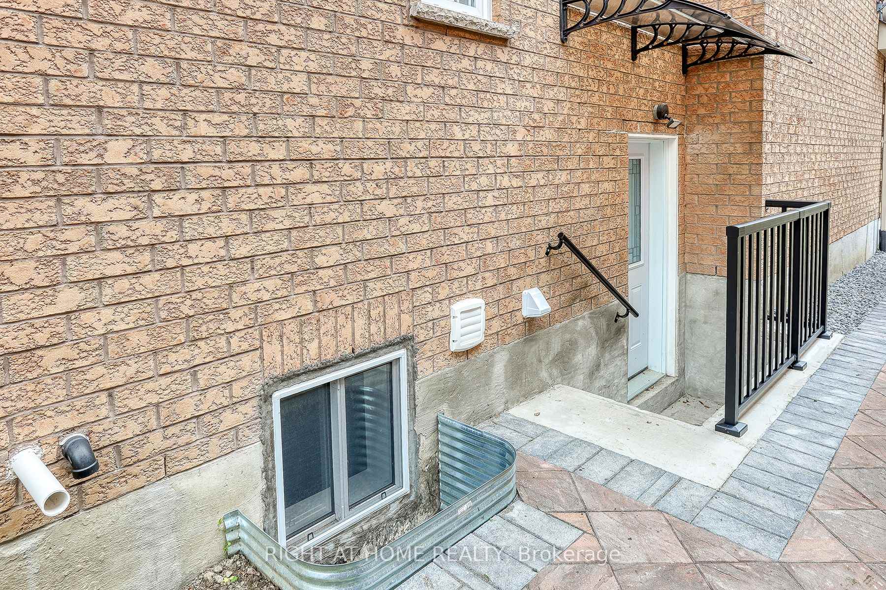 37 Brockman Crescent Basement, Ajax — photo 3 of 5