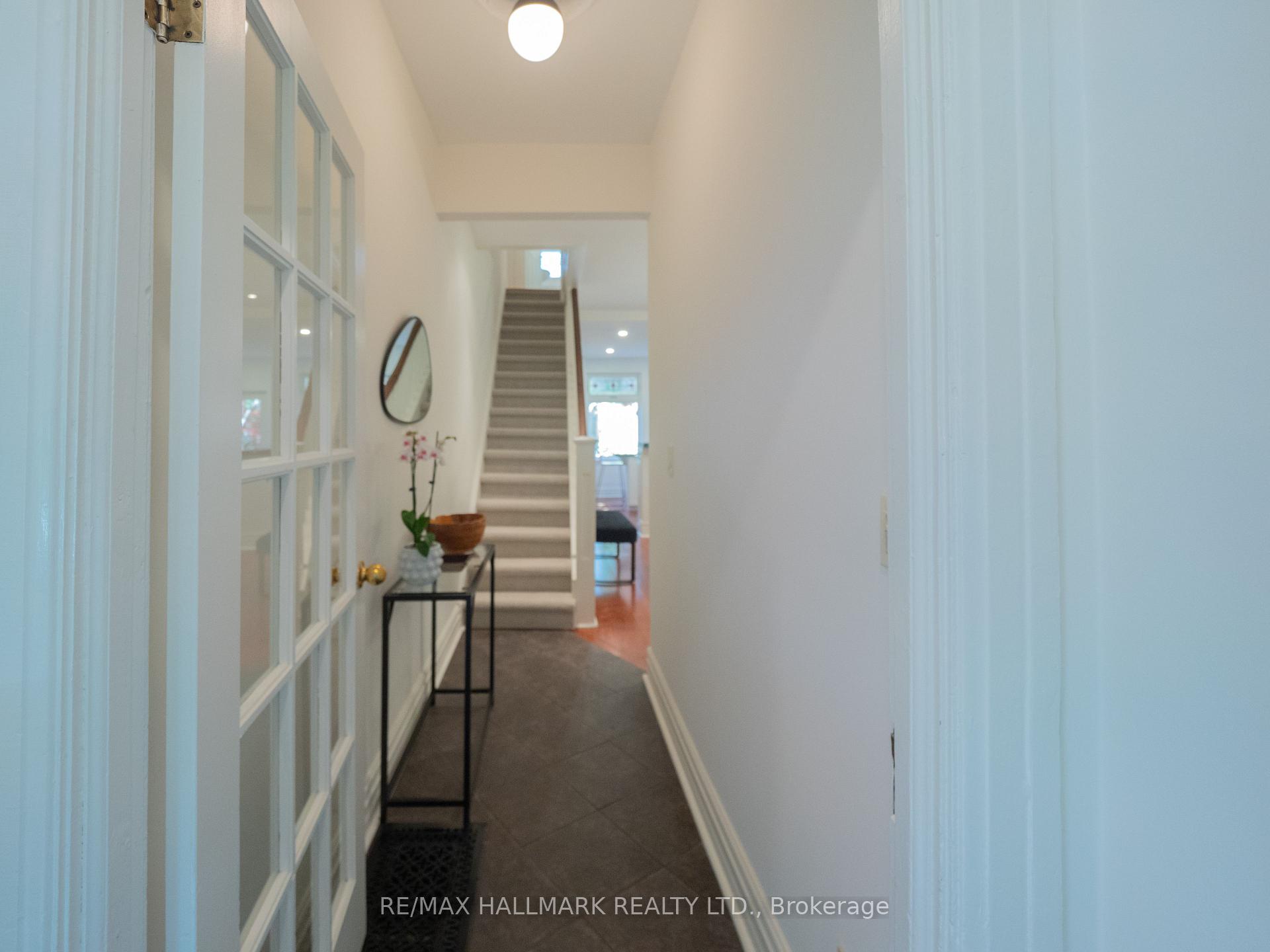 4 Albemarle Avenue, Toronto E01 — photo 4 of 5