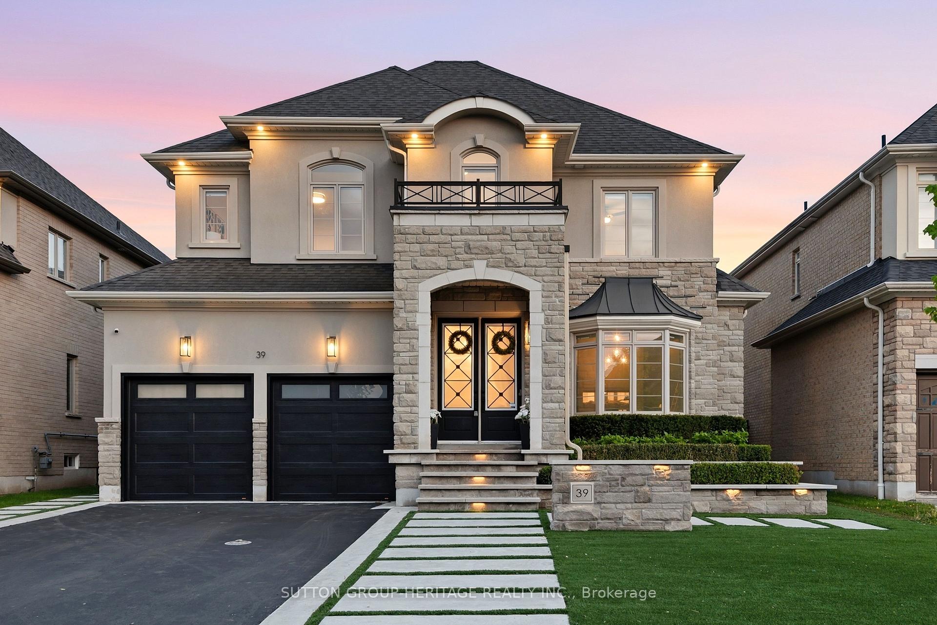 39 Glengowan Street, Whitby, ON L1R 0K9 — Whitby, Ontario