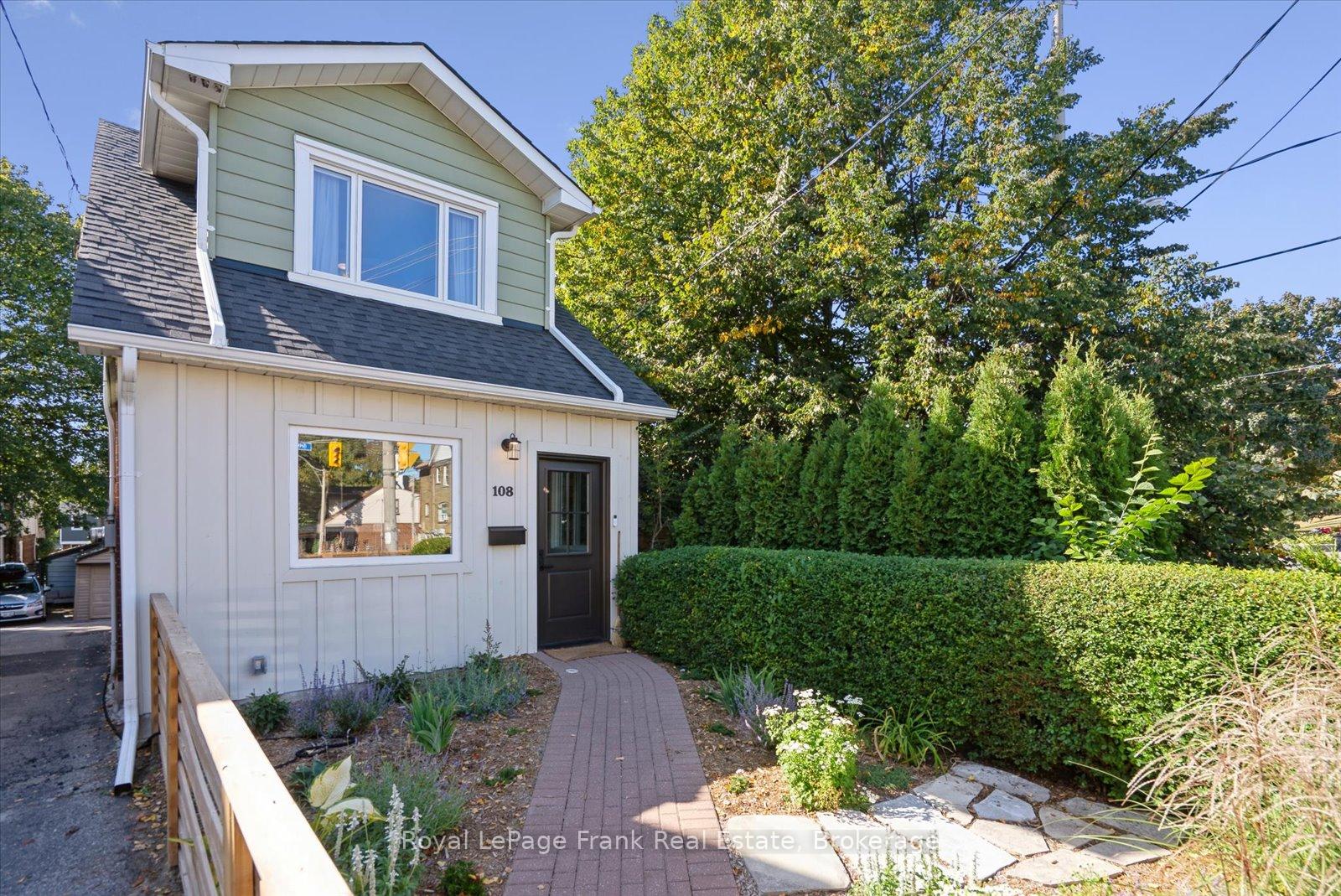 108 Greenwood Avenue, Toronto E01 — photo 3 of 5