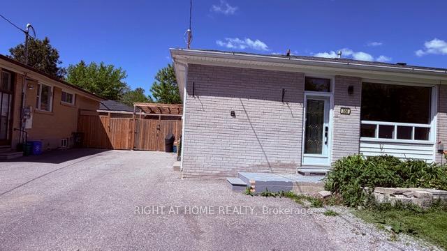 306 Rosedale Drive, Whitby — photo 2 of 5