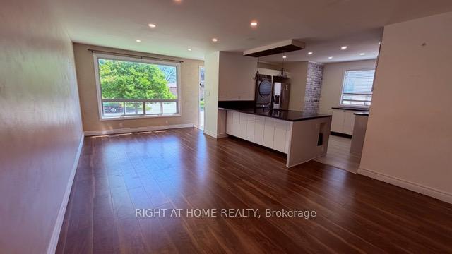 306 Rosedale Drive, Whitby — photo 3 of 5