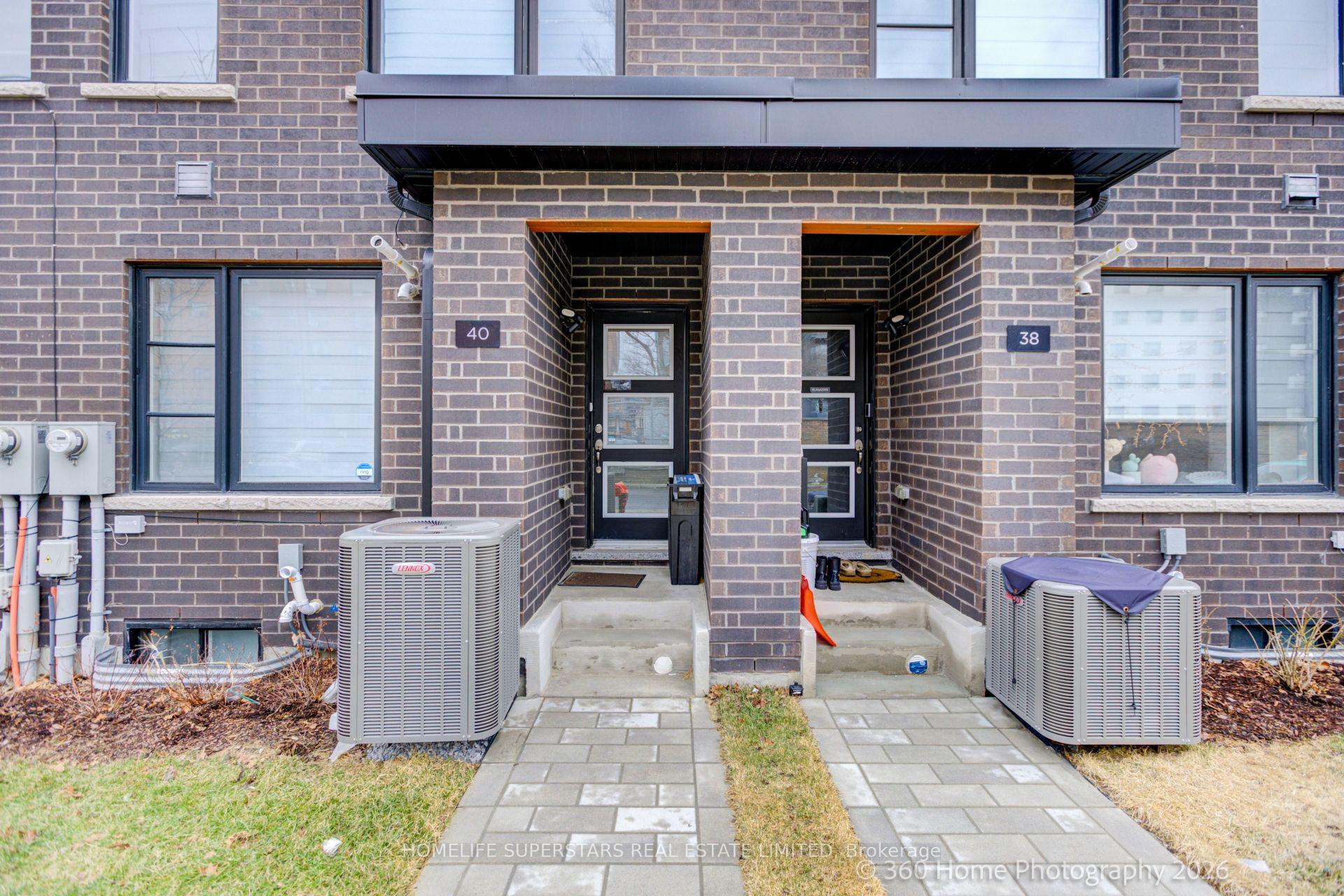 40 Akil Thomas Gardens, Toronto E09 — photo 4 of 5