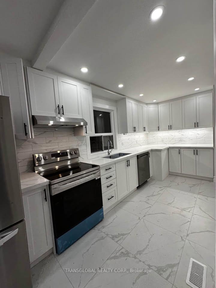 10 Anticosti Drive, Toronto E09 — photo 2 of 5