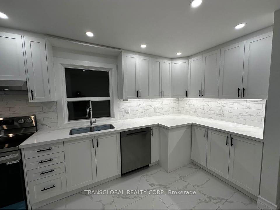 10 Anticosti Drive, Toronto E09 — photo 3 of 5