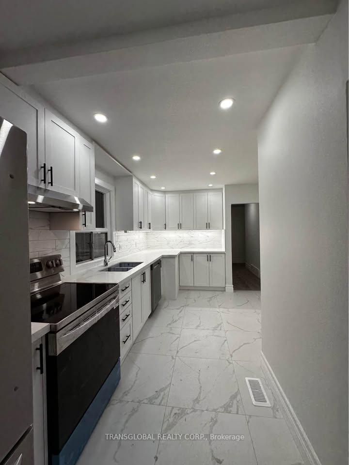 10 Anticosti Drive, Toronto E09 — photo 4 of 5