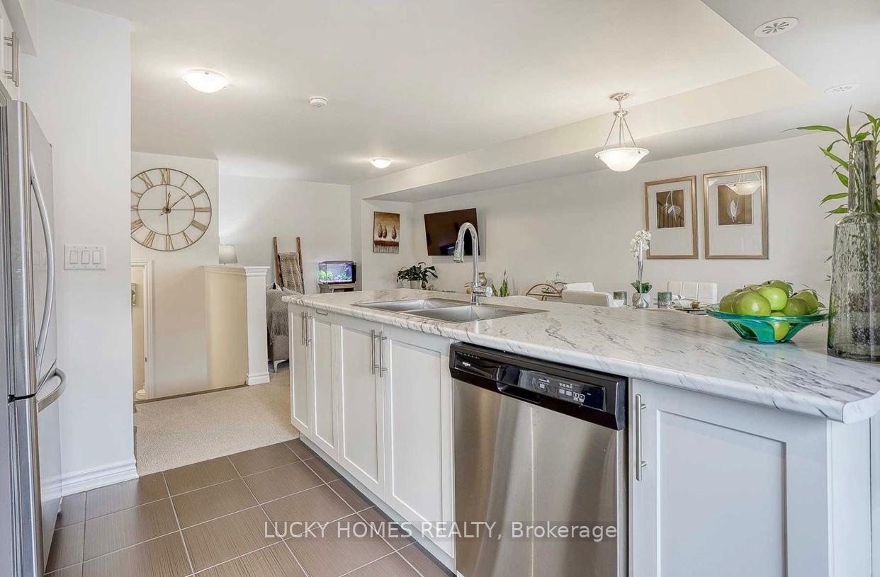 85 Sutcliffe Drive, Whitby — photo 3 of 5