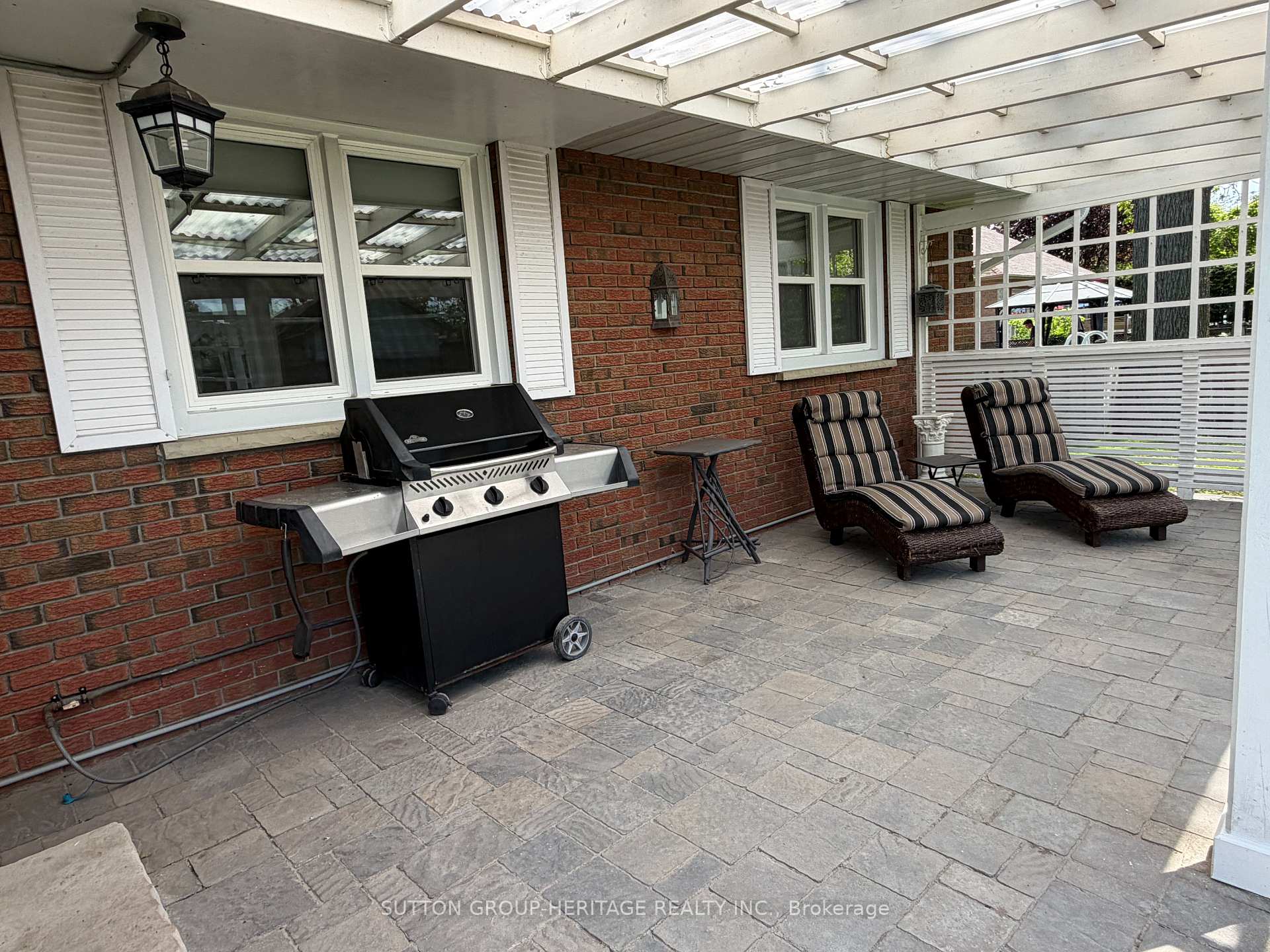 414 Centre Street N, Whitby — photo 5 of 5