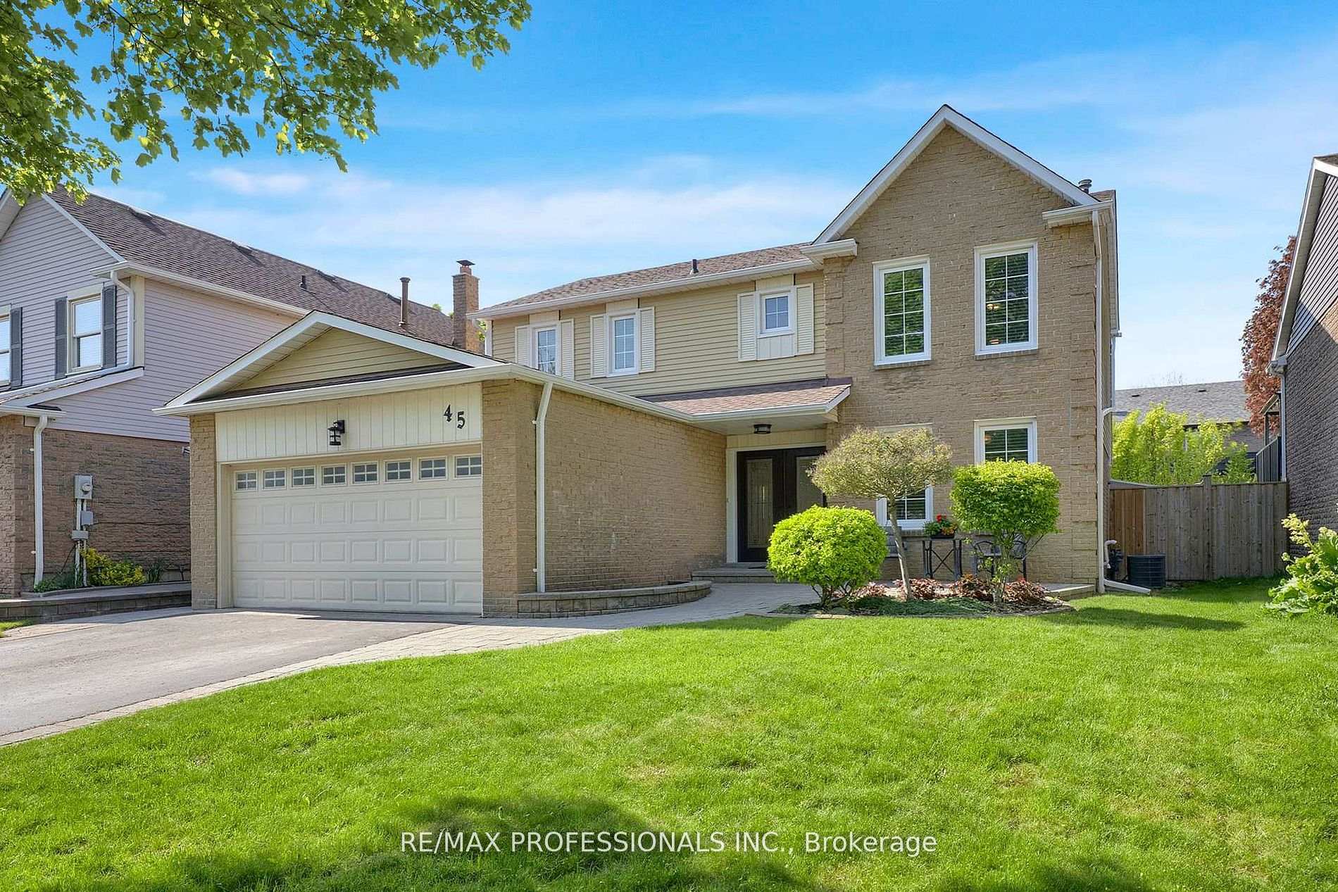 45 Resolute Crescent, Whitby, ON L1P 1G9 — Whitby, Ontario