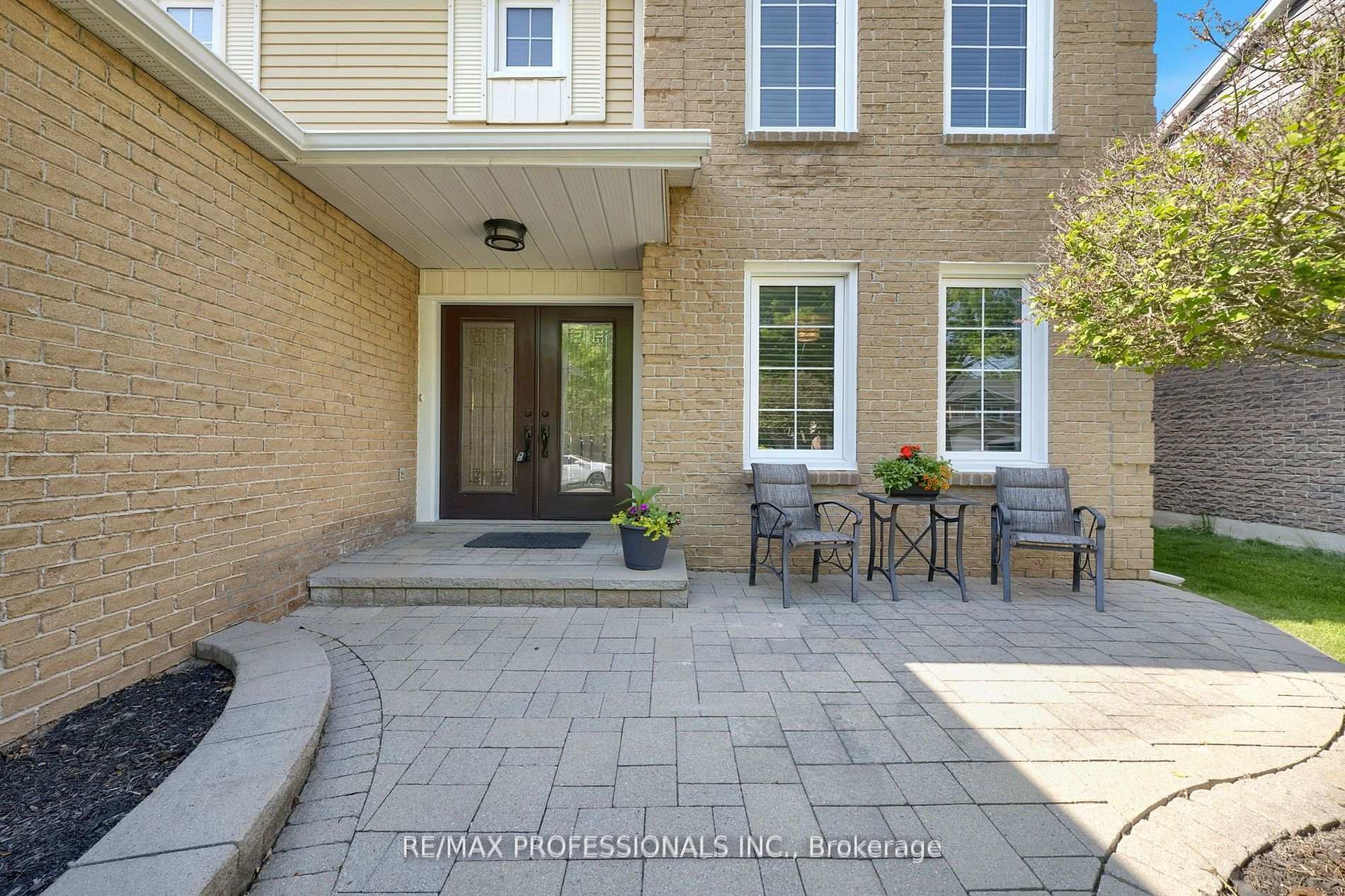 45 Resolute Crescent, Whitby — photo 2 of 5