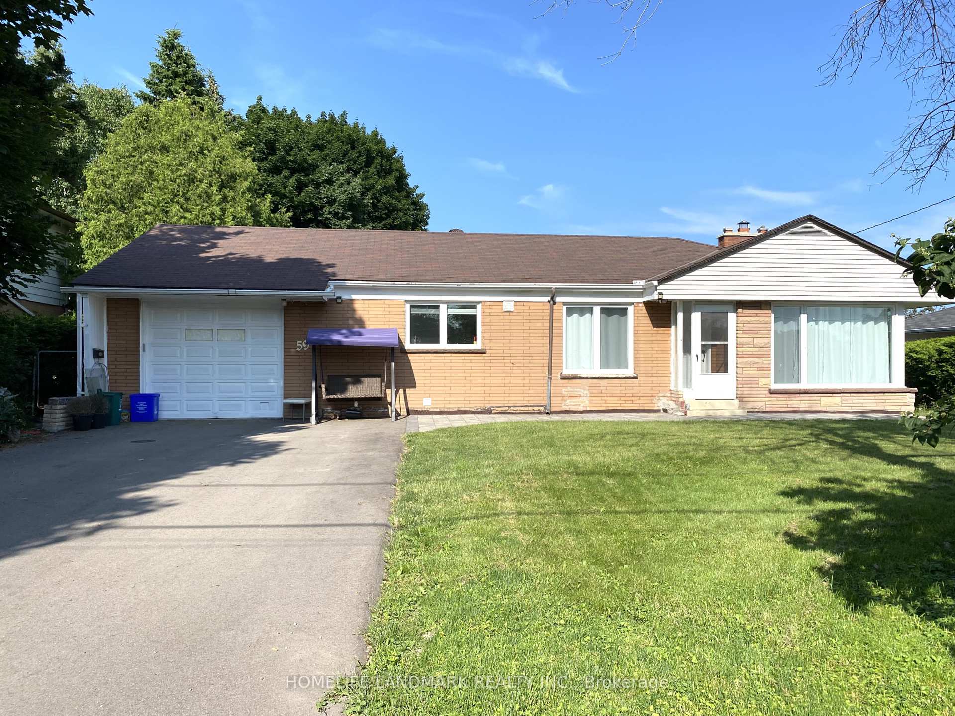 59 Elizabeth Crescent S, Whitby, ON L1N 3R8 — Whitby, Ontario