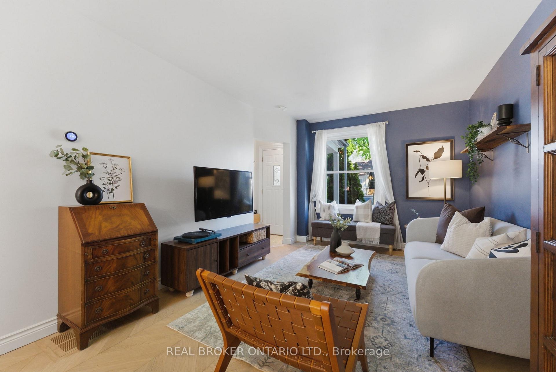 833 Sammon Avenue, Toronto E03 — photo 5 of 5