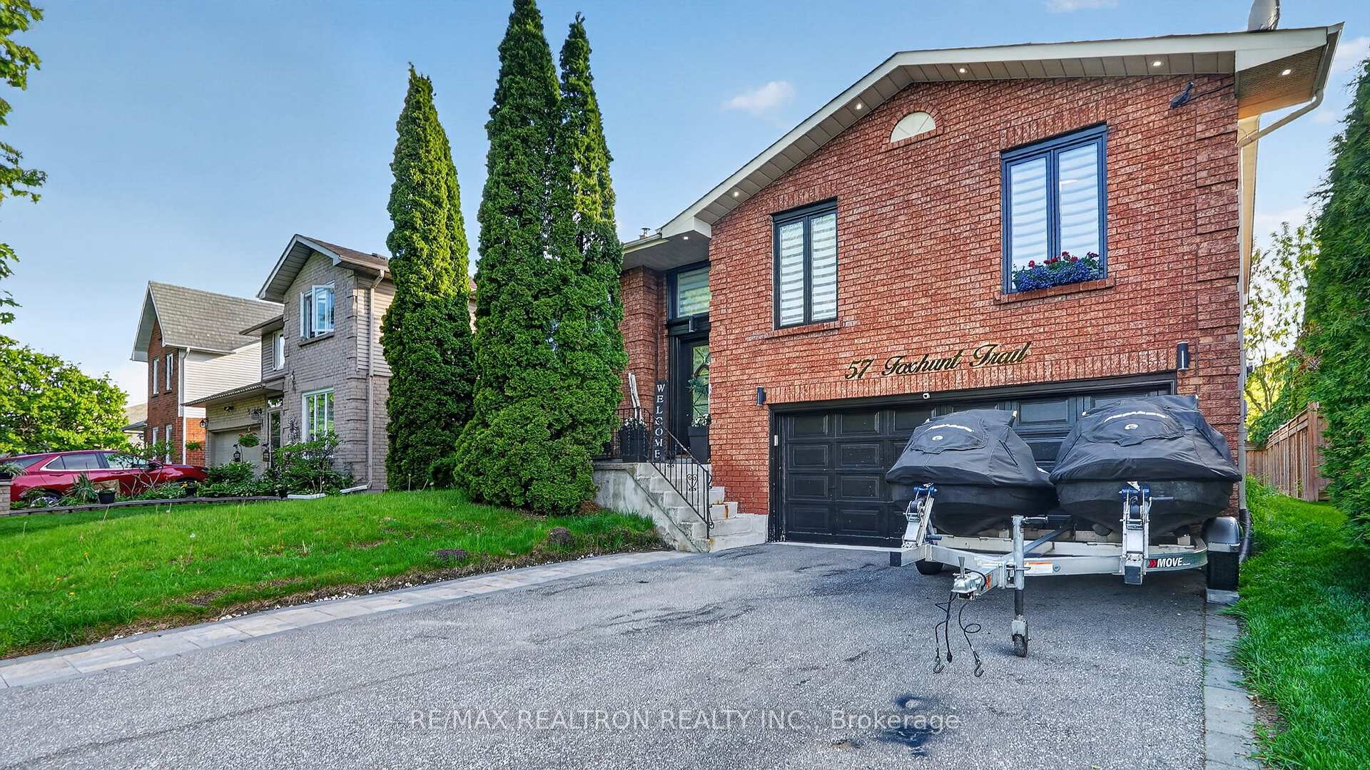57 Foxhunt Trail, Clarington — photo 2 of 5