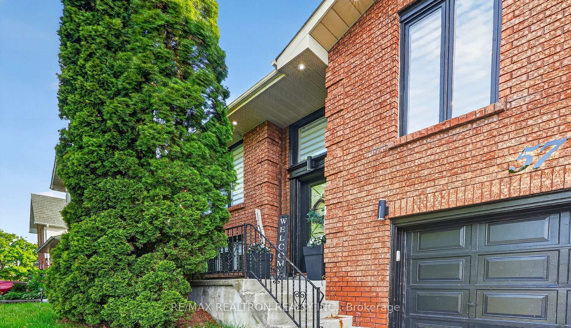 57 Foxhunt Trail, Clarington — photo 3 of 5