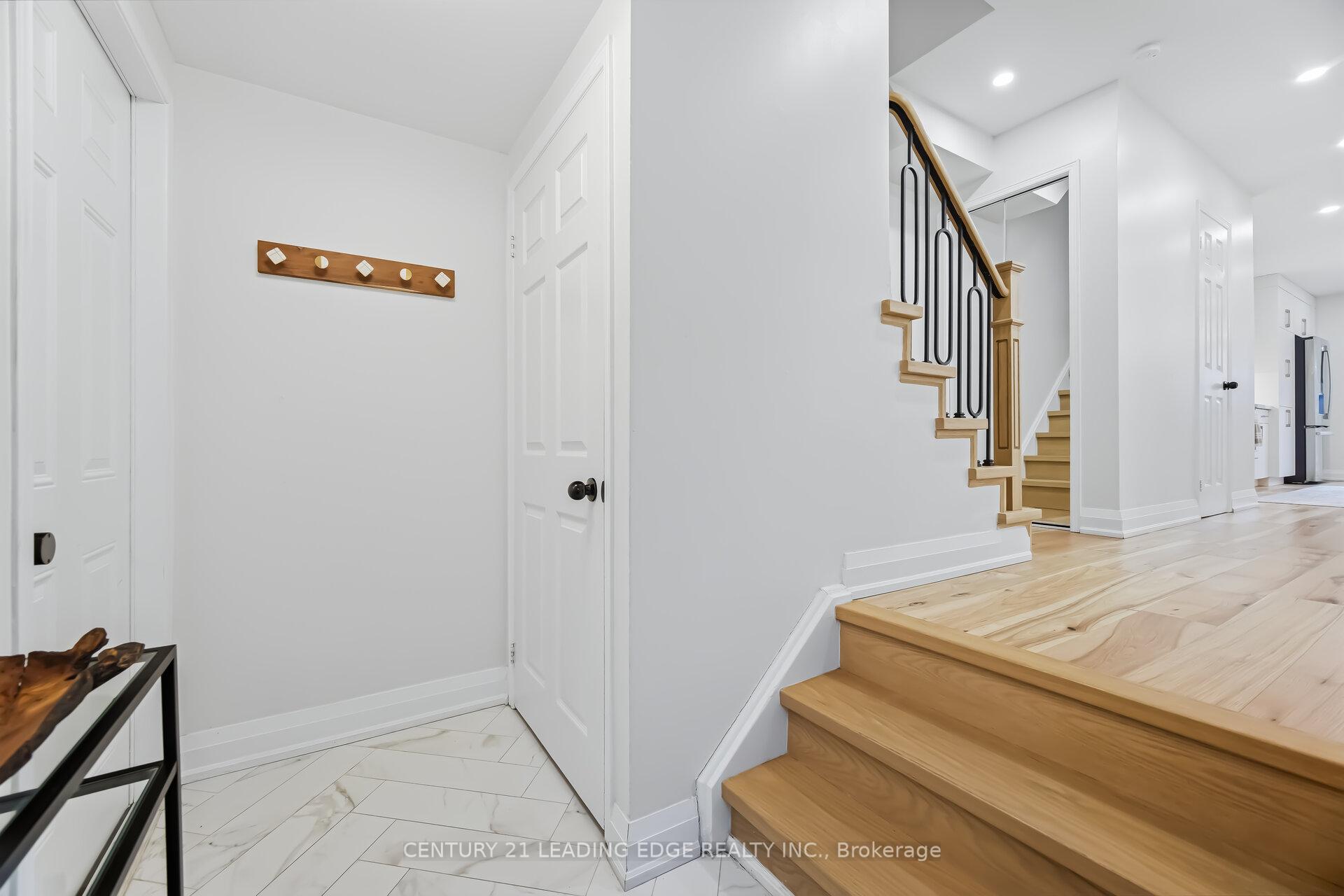 923 Redbird Crescent, Pickering — photo 4 of 5