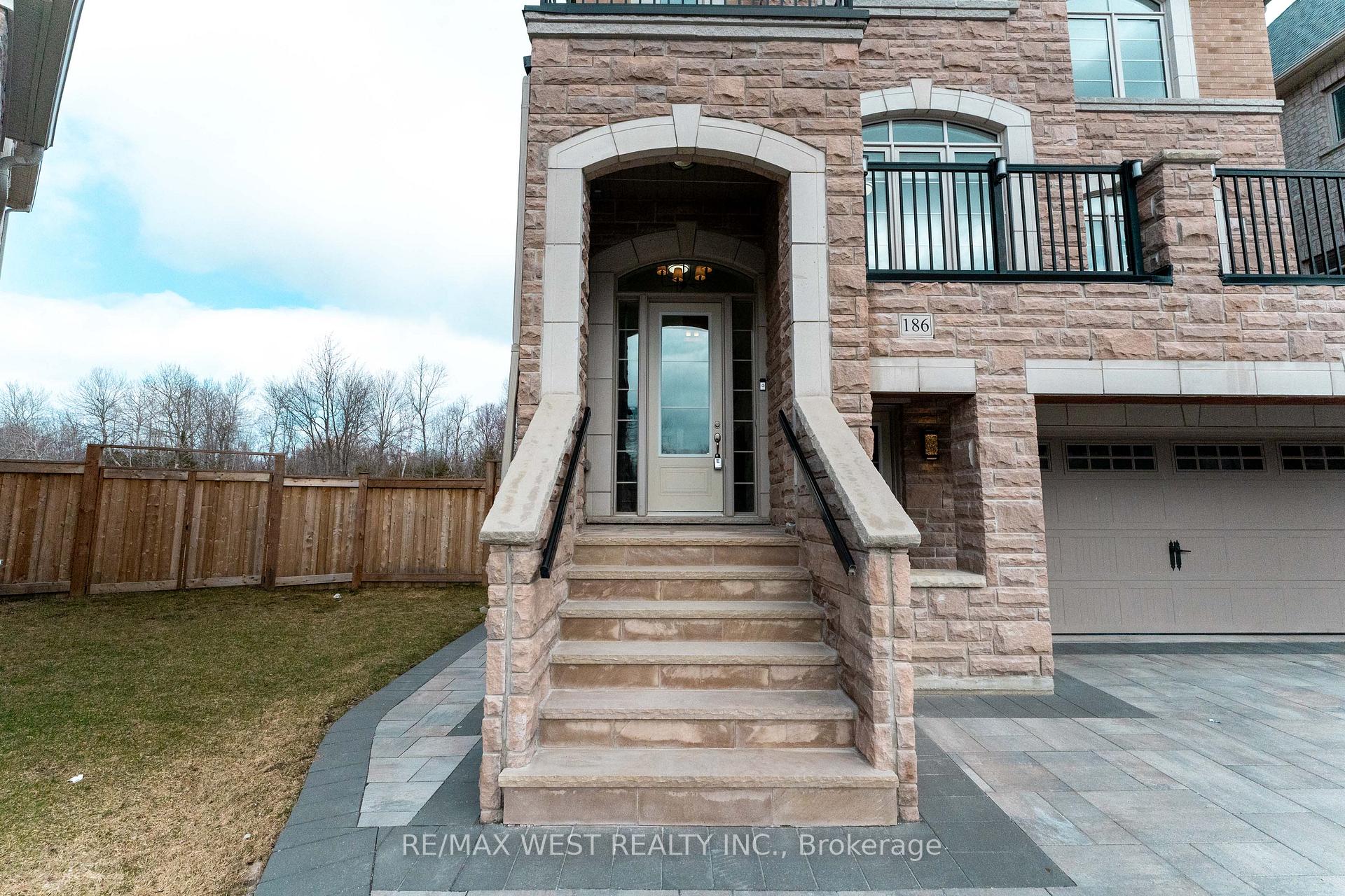186 Bralorne Trail, Pickering — photo 2 of 5