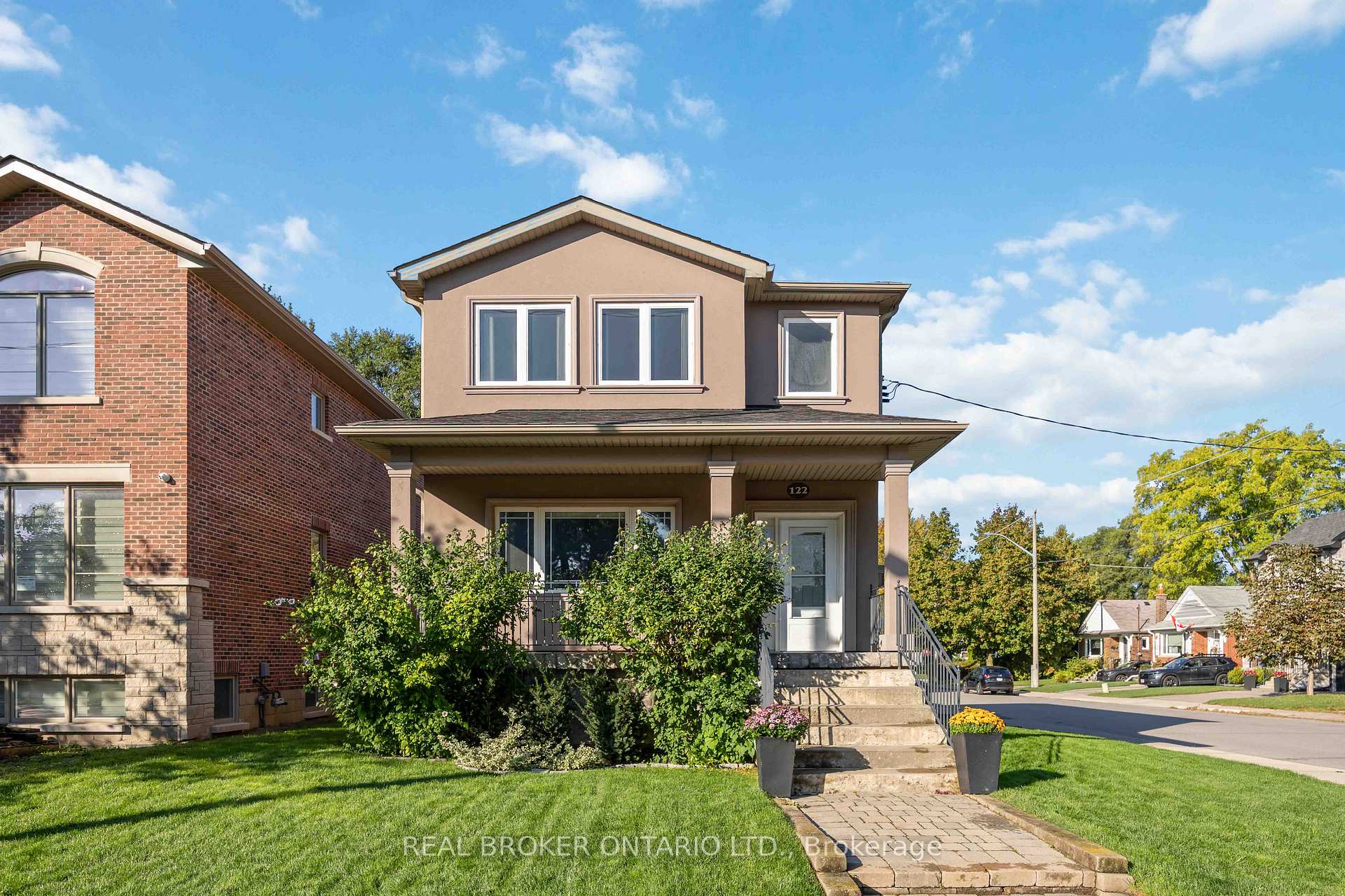 122 Cedarcrest Boulevard, Toronto E03, ON M4B 2P3 — Toronto E03, Ontario