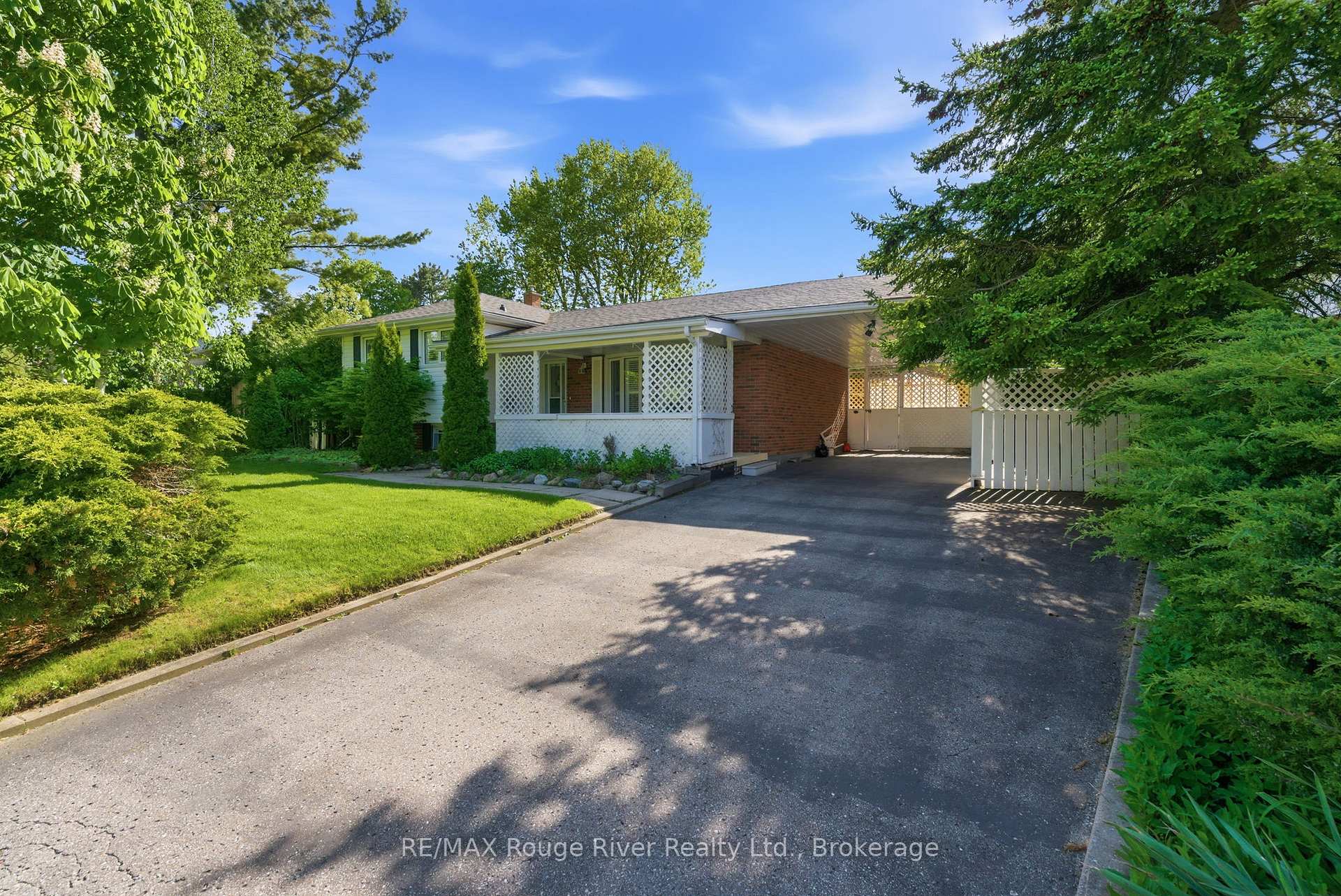 18 Strathy Road, Ajax, ON L1S 2V1 — Ajax, Ontario