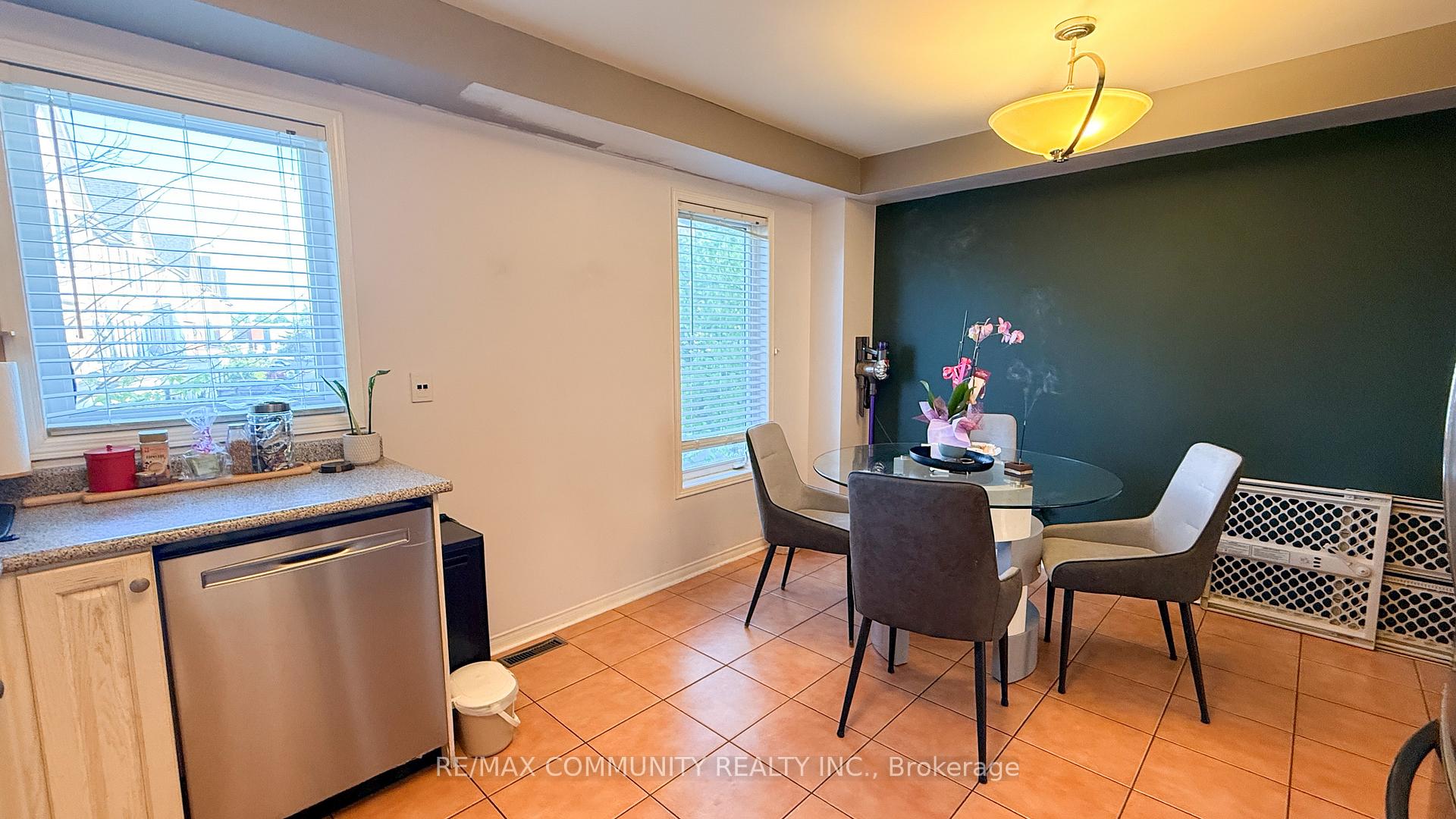 66 Mcgonigal Lane, Ajax — photo 2 of 5